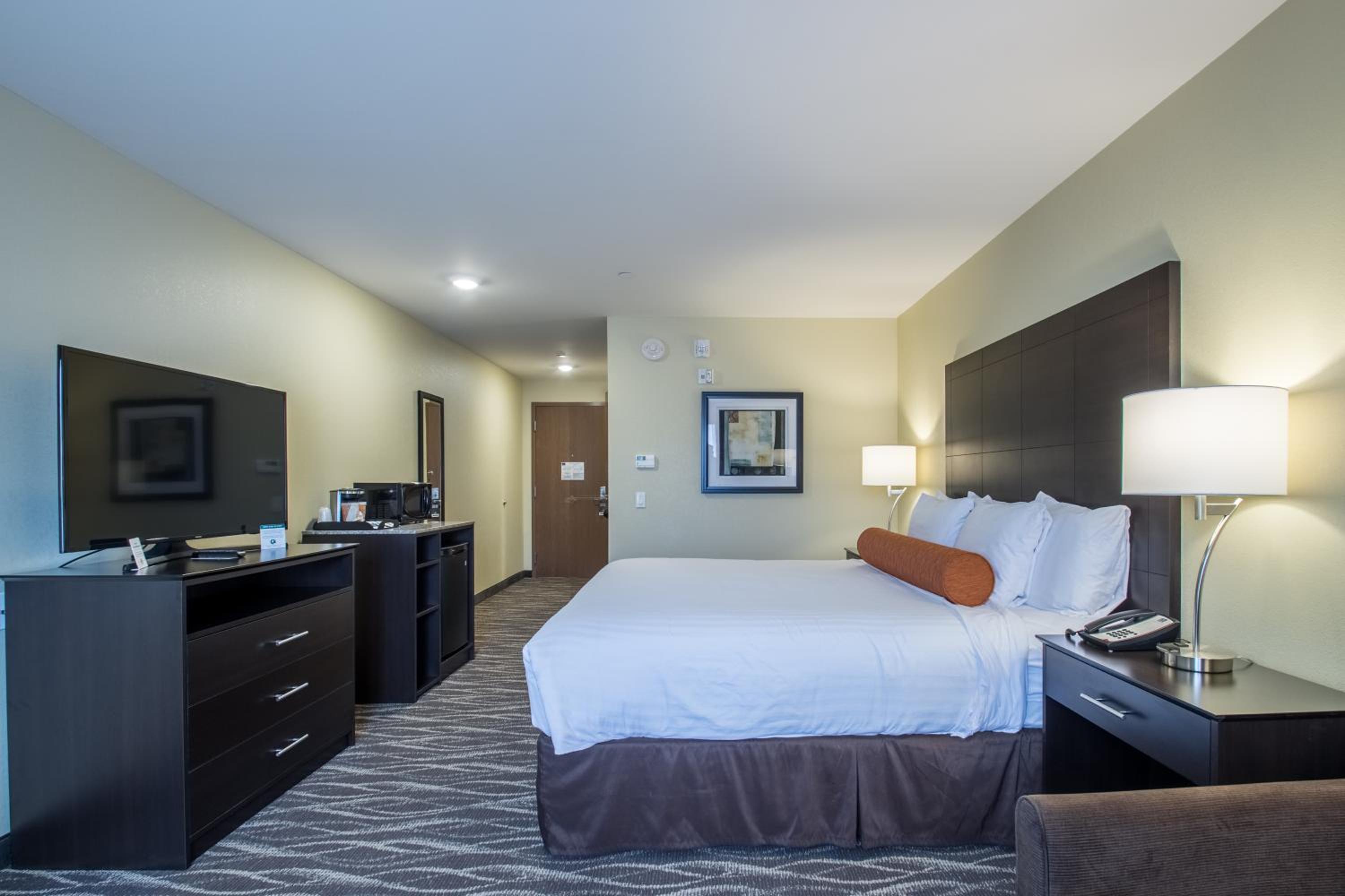 Creekstone Inn & Suites - St Marys