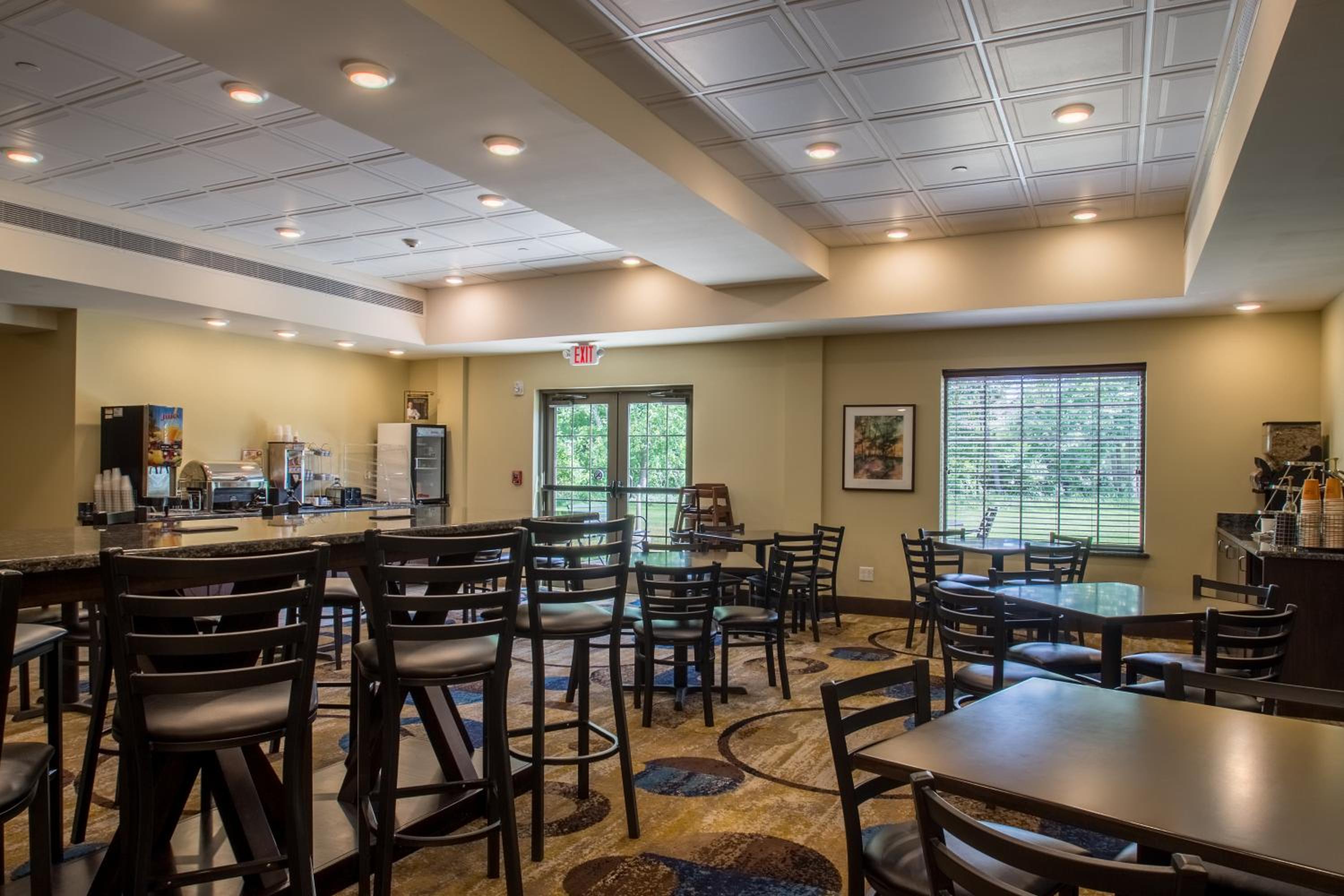 Creekstone Inn & Suites - St Marys