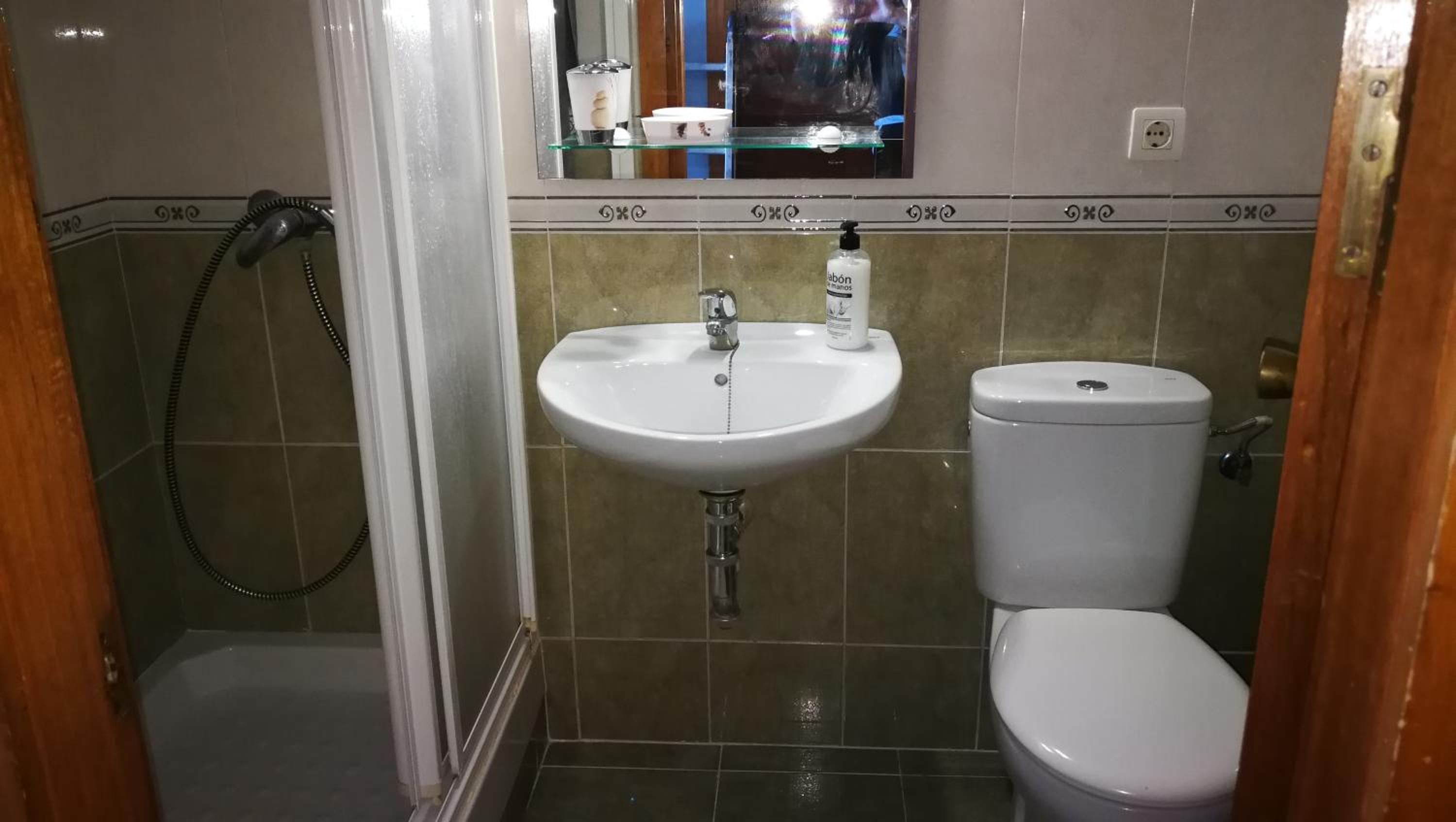 Benalmadena ,apartamento-Estudio primera Línea de Playa view 4