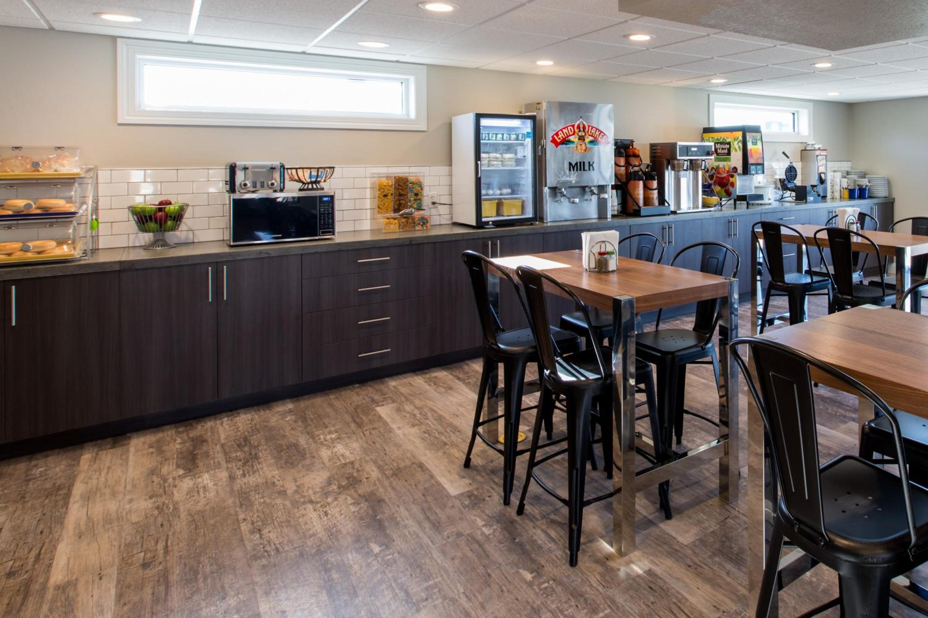 Pierre Vacations - Days Inn by Wyndham Pierre - Property Image 1