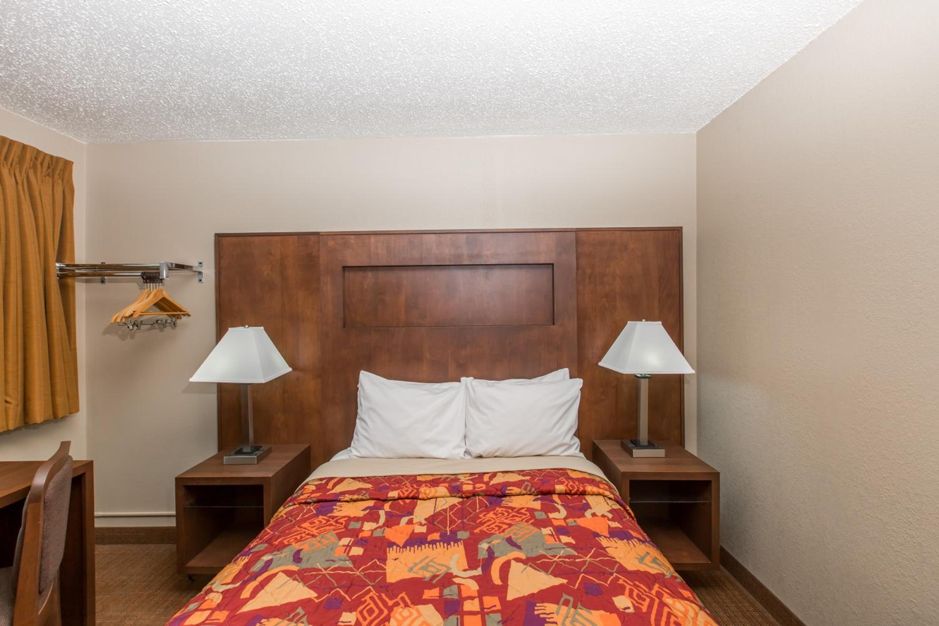 Pierre Vacations - Days Inn by Wyndham Pierre - Property Image 6