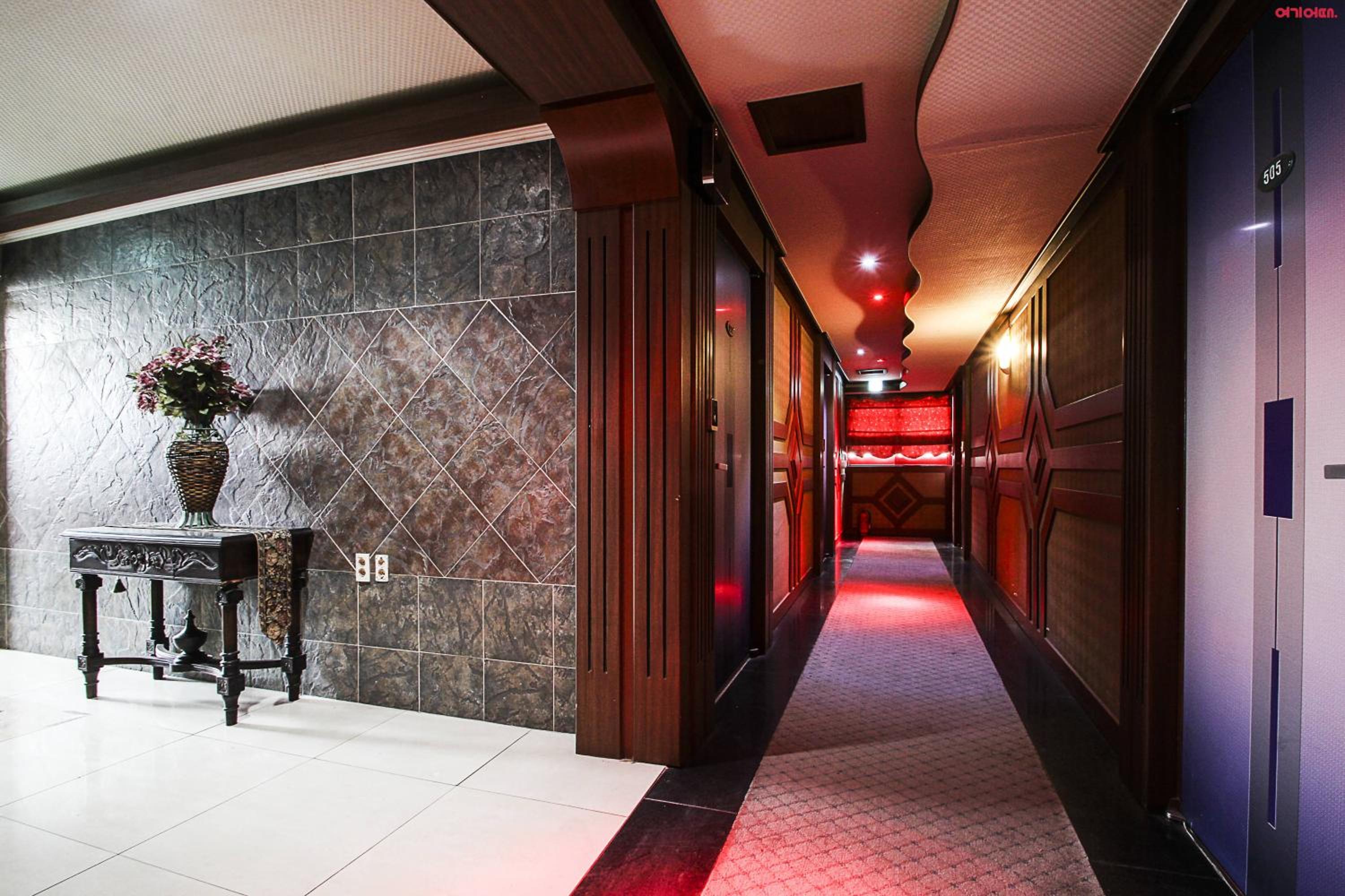 Plus Motel