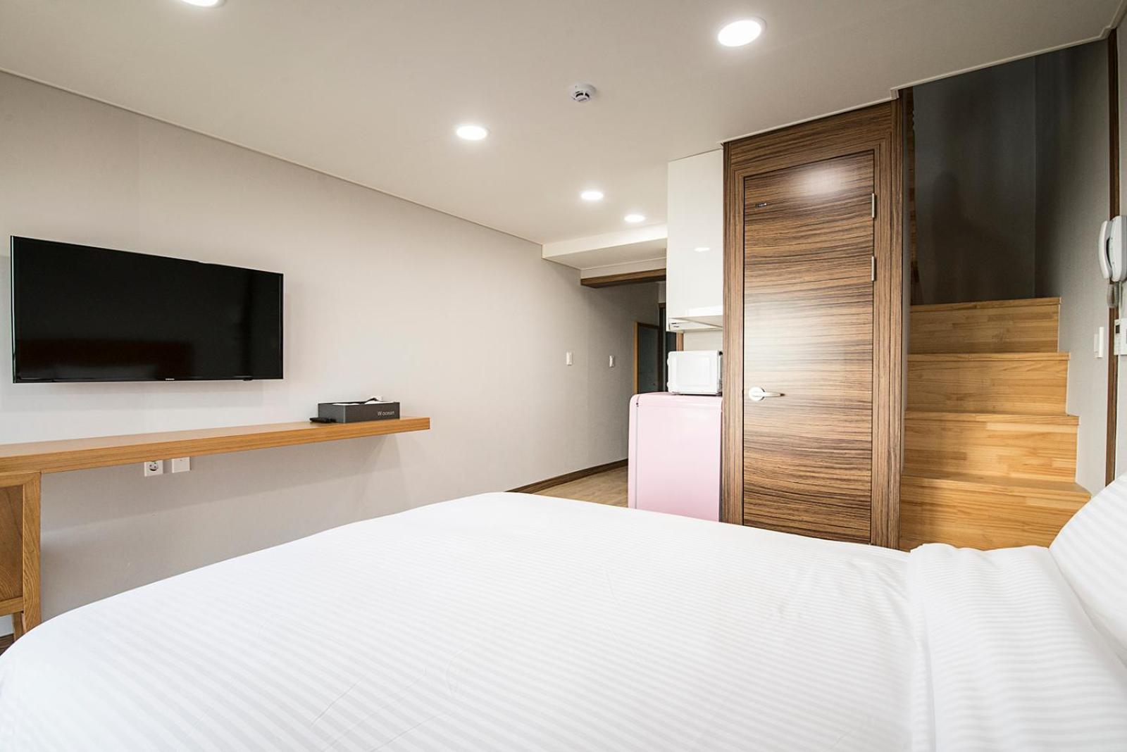 W Ocean Pension