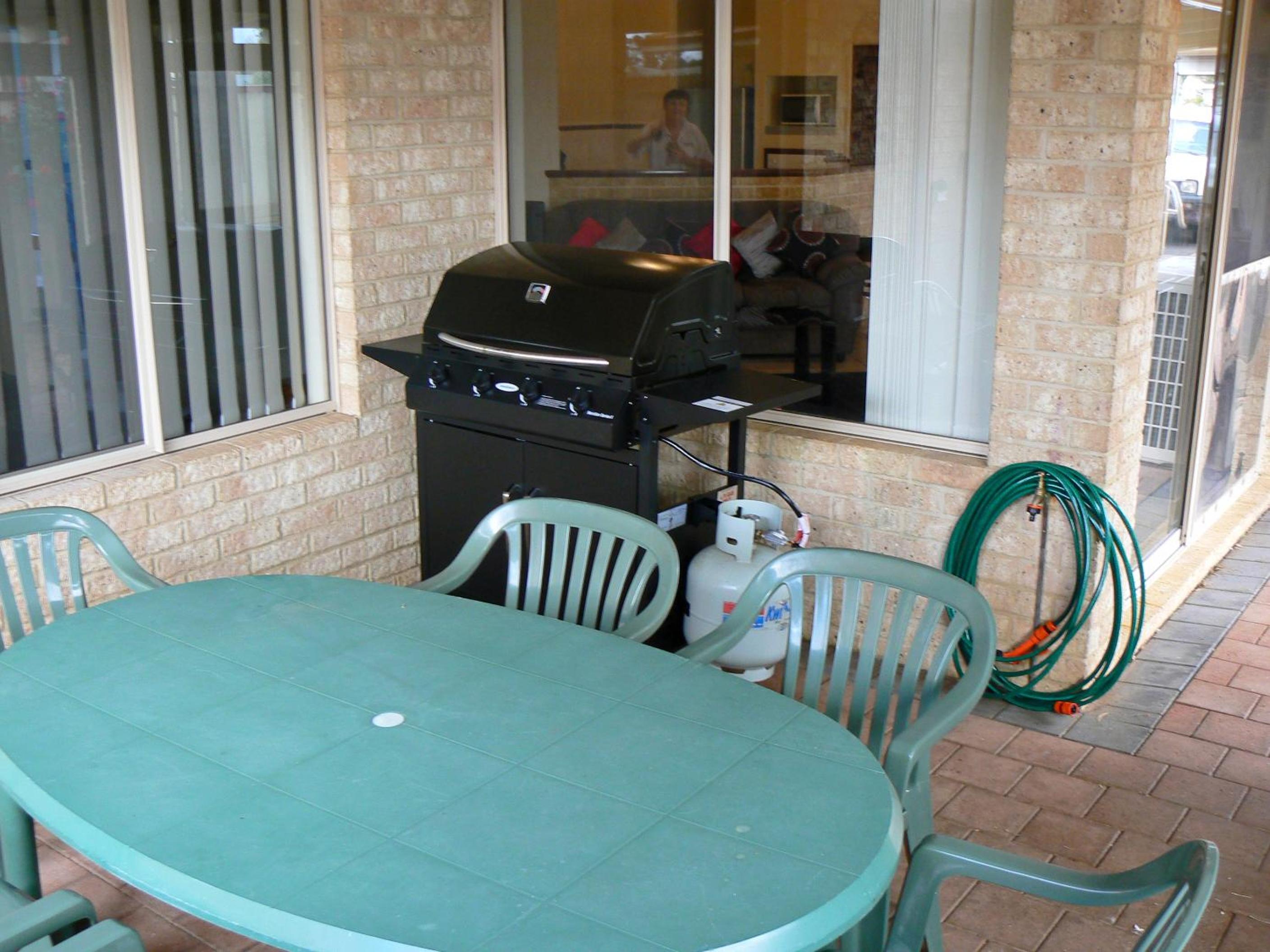 Geraldton Luxury Retreat 2 with free Streaming