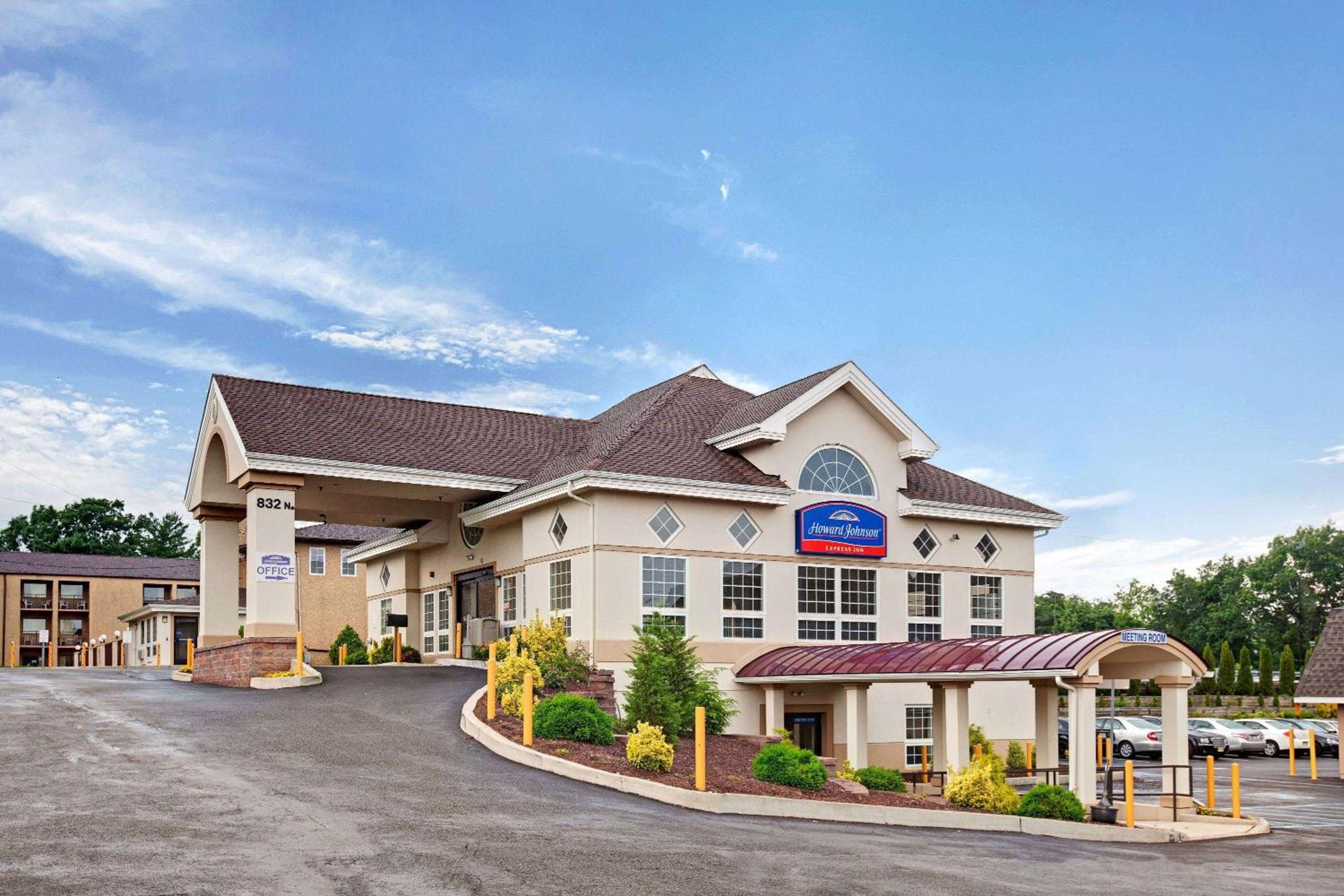 Vineland Vacations - Howard Johnson by Wyndham Blackwood Near Philadelphia - Property Image 4