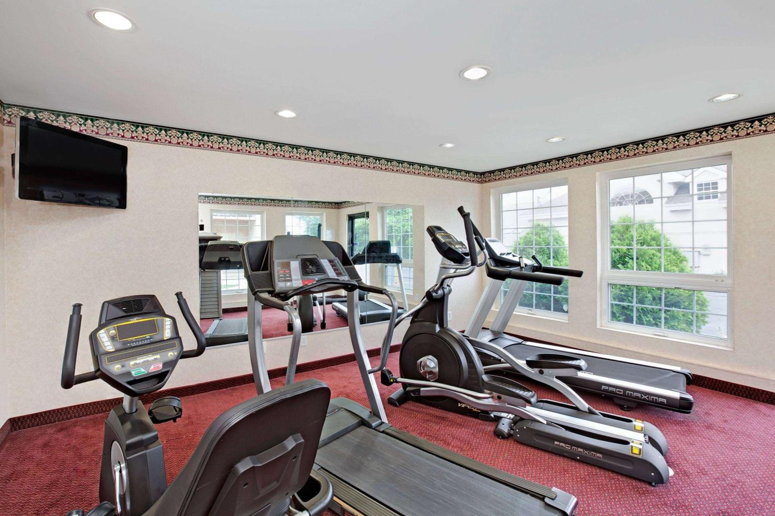 Howard Johnson by Wyndham Blackwood Near Philadelphia - Property Image 7