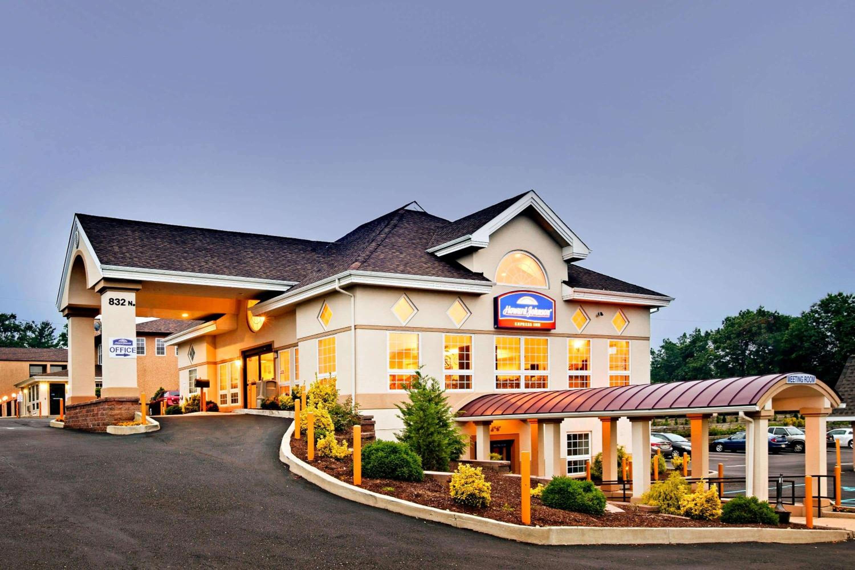 Howard Johnson by Wyndham Blackwood Near Philadelphia - Property Image 1