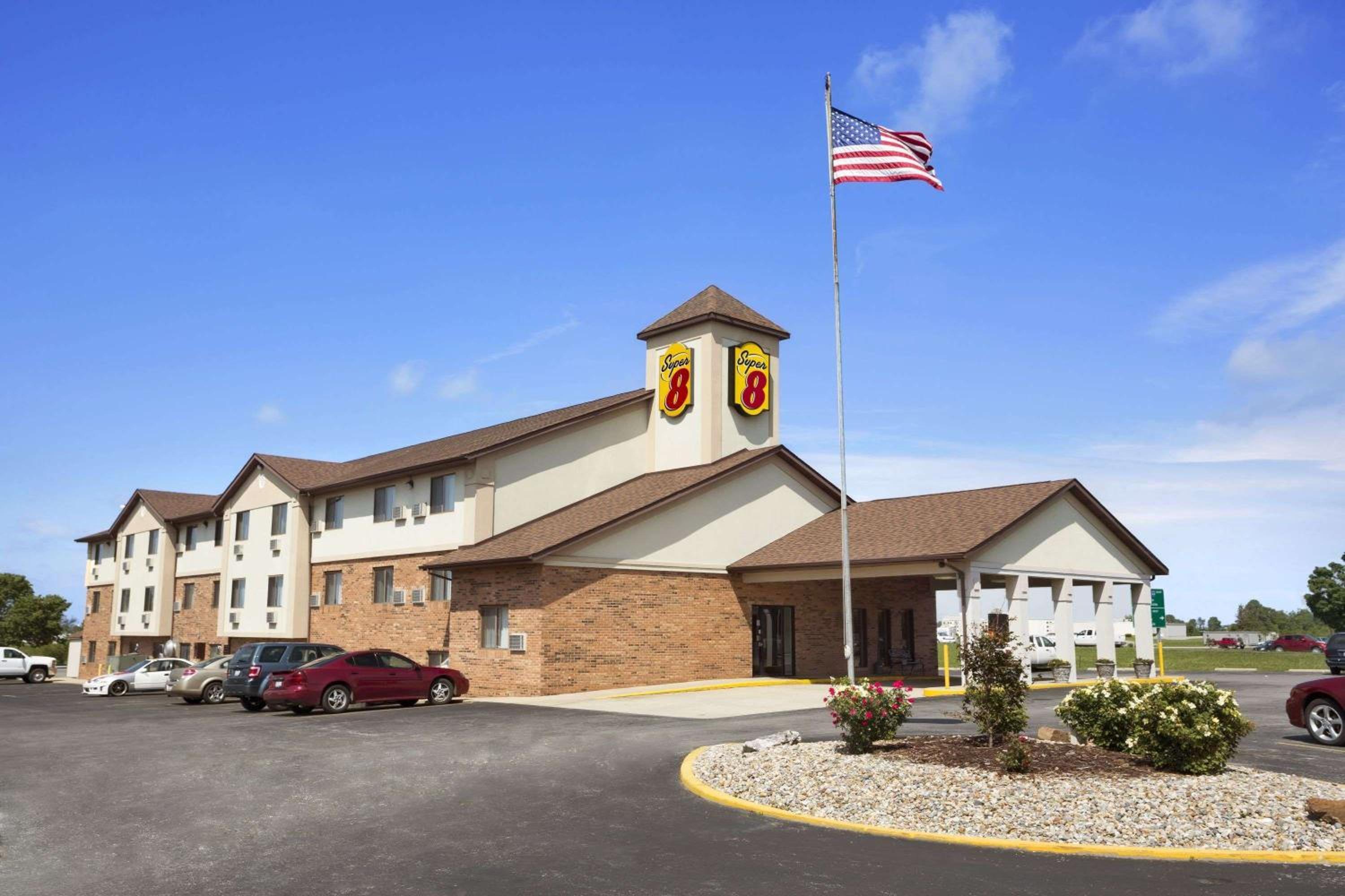 Super 8 by Wyndham Mount Vernon, IL view 2