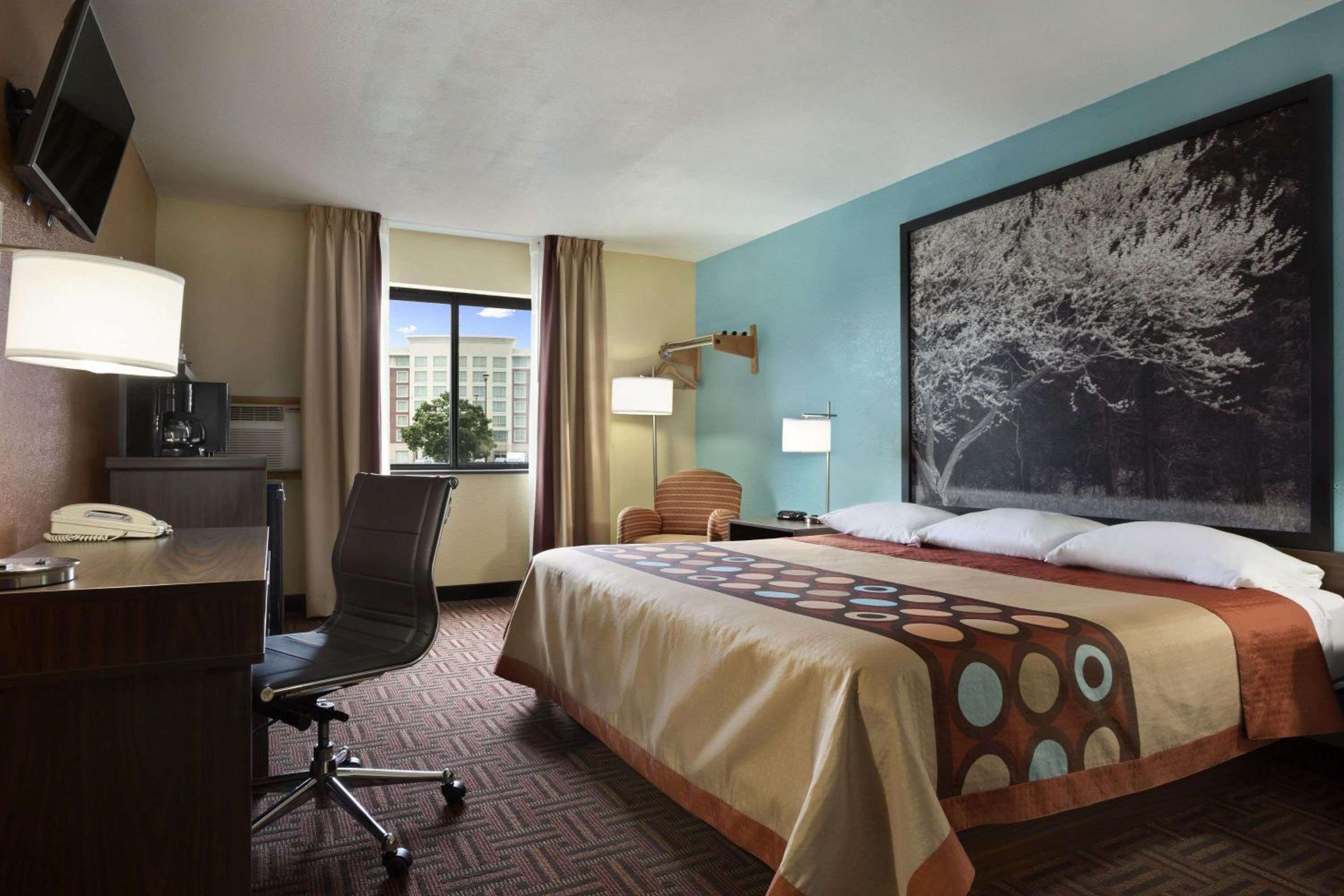 Super 8 by Wyndham Mount Vernon, IL view 5