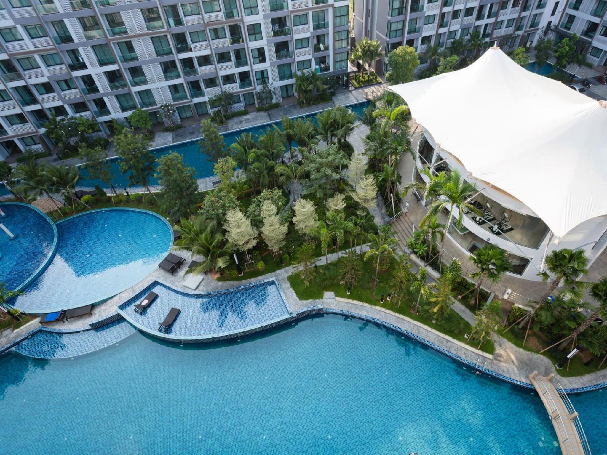 Dusit Grand Park