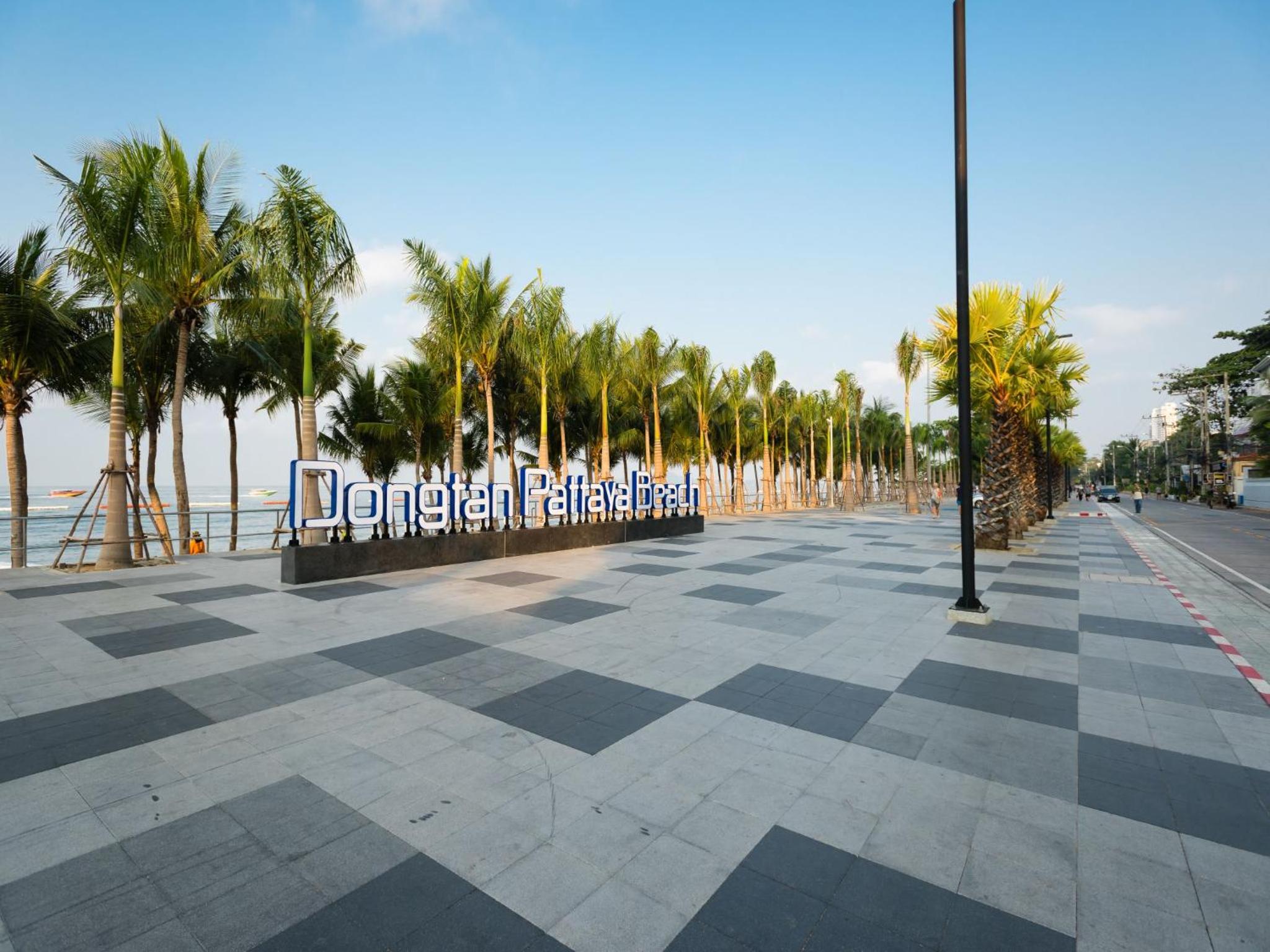 Dusit Grand Park