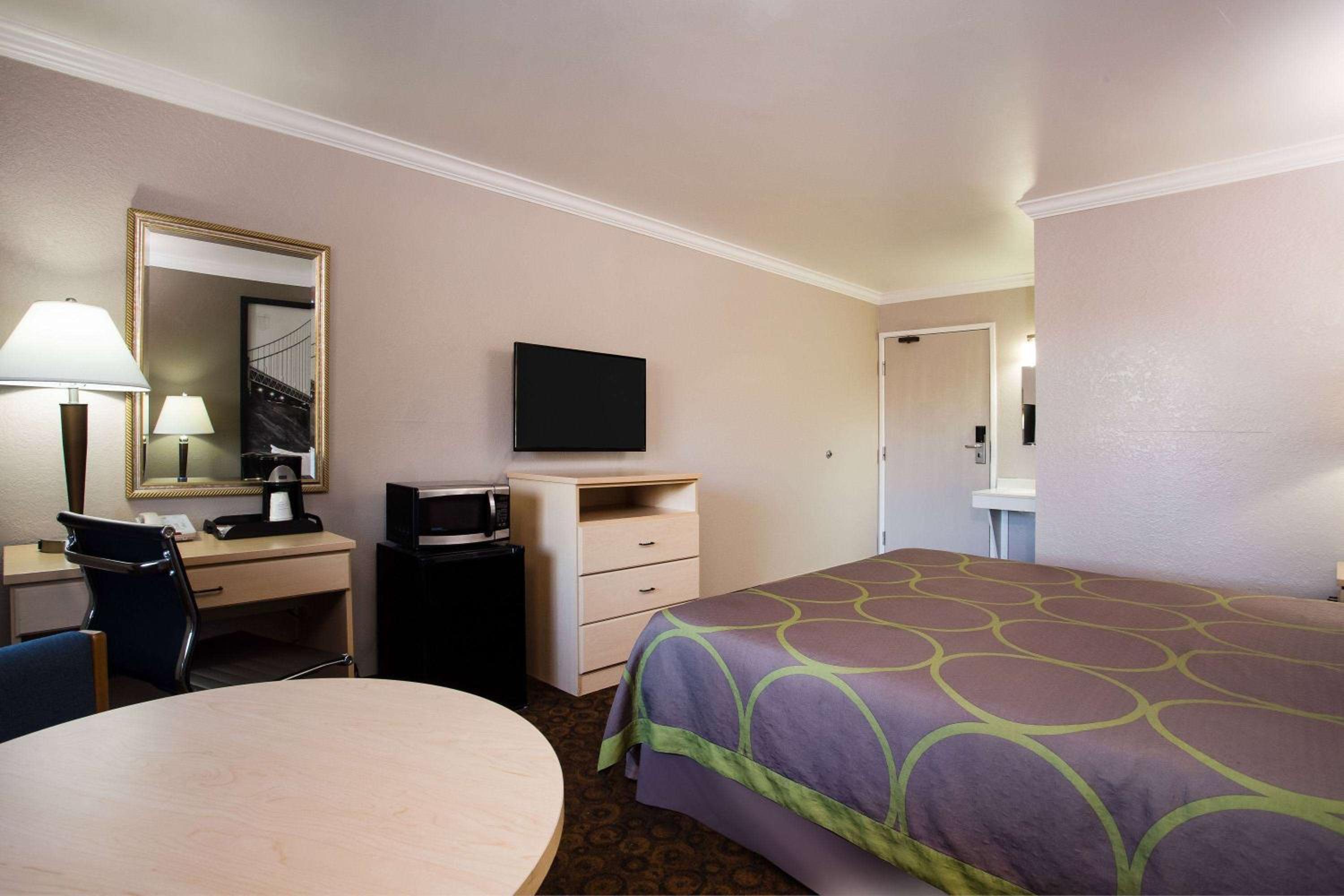 Vacaville Vacations - Super 8 by Wyndham Vacaville - Property Image 32