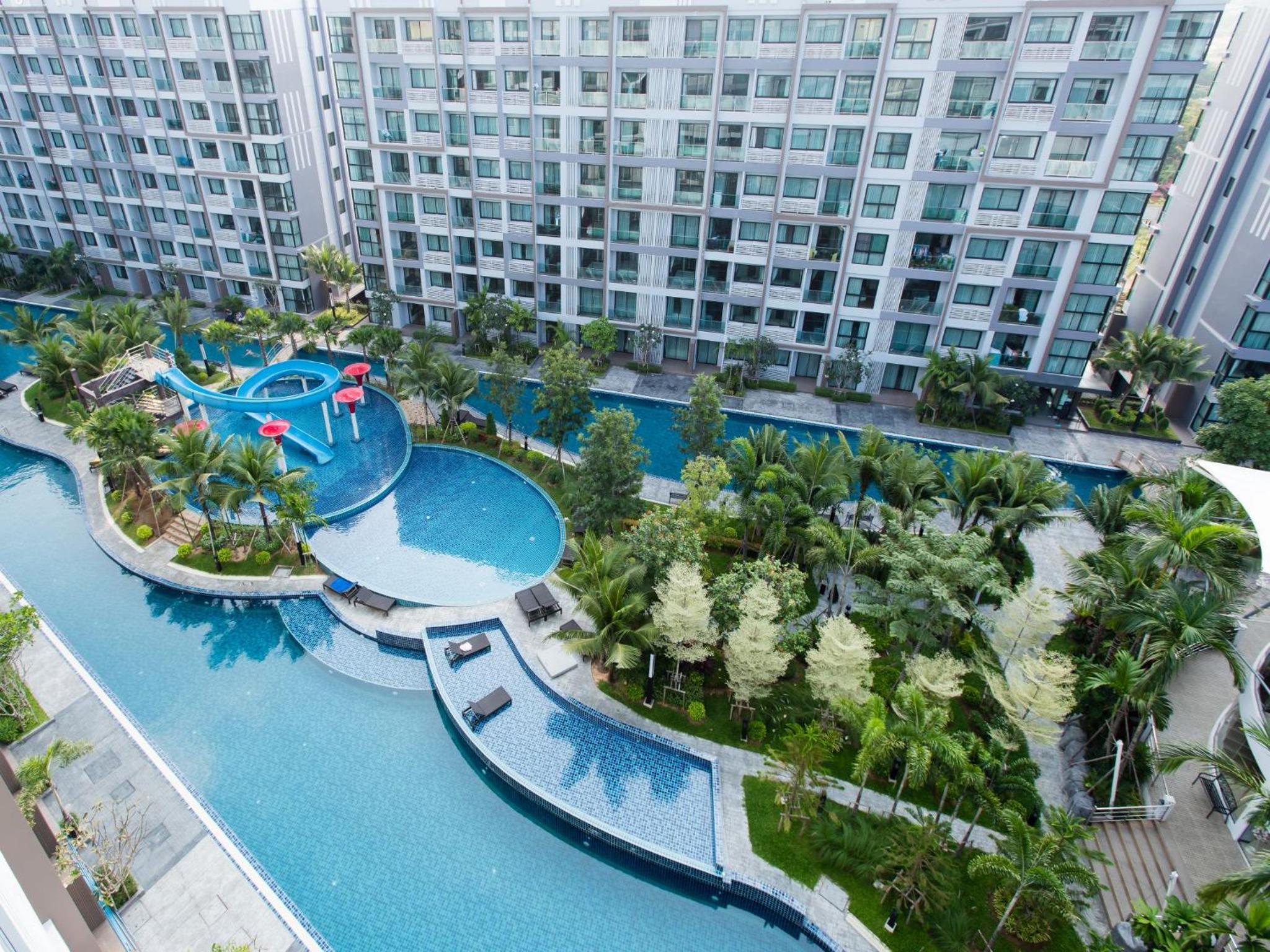 Dusit Grand Park