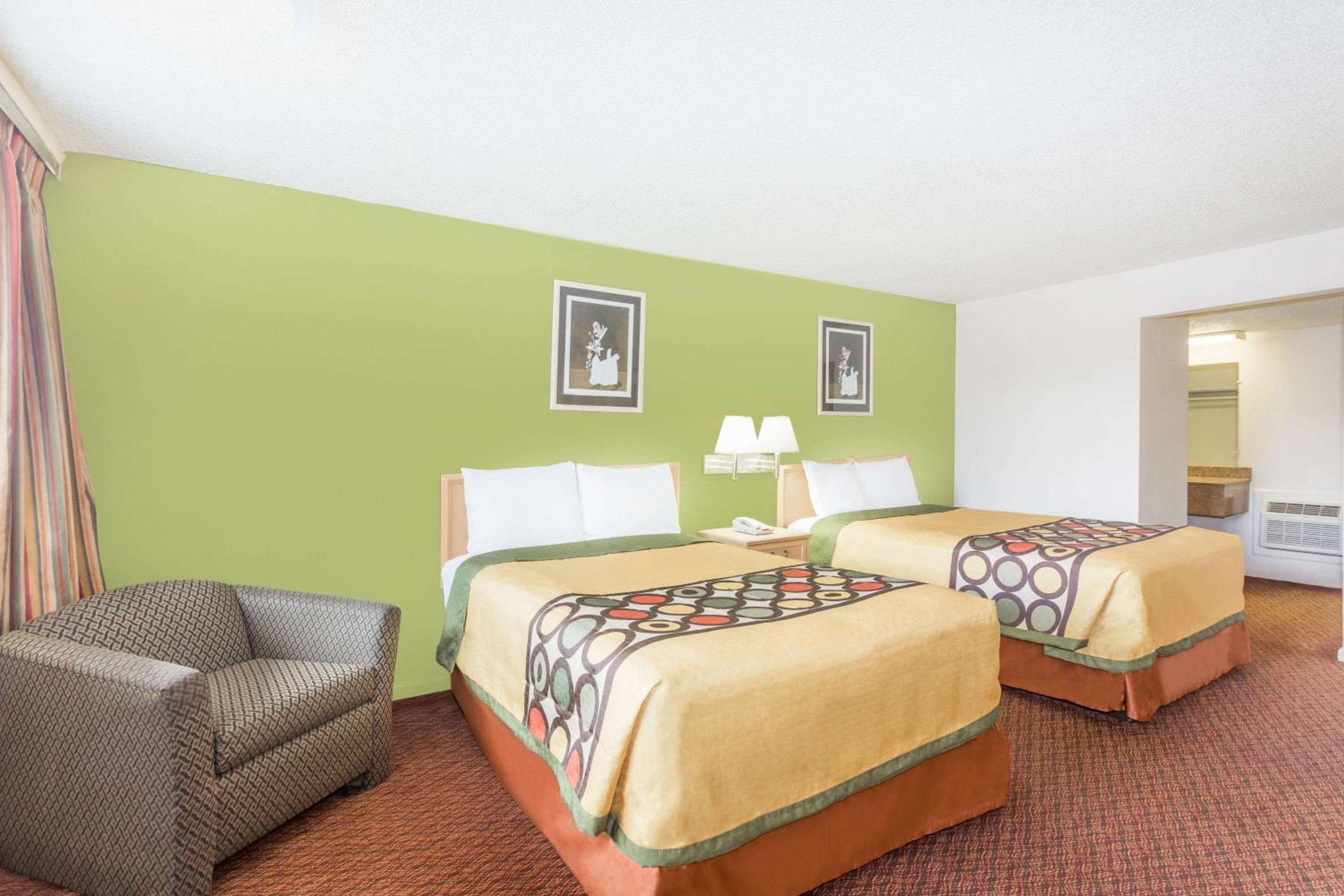 Statesboro Vacations - Knights Inn Statesboro - Property Image 12