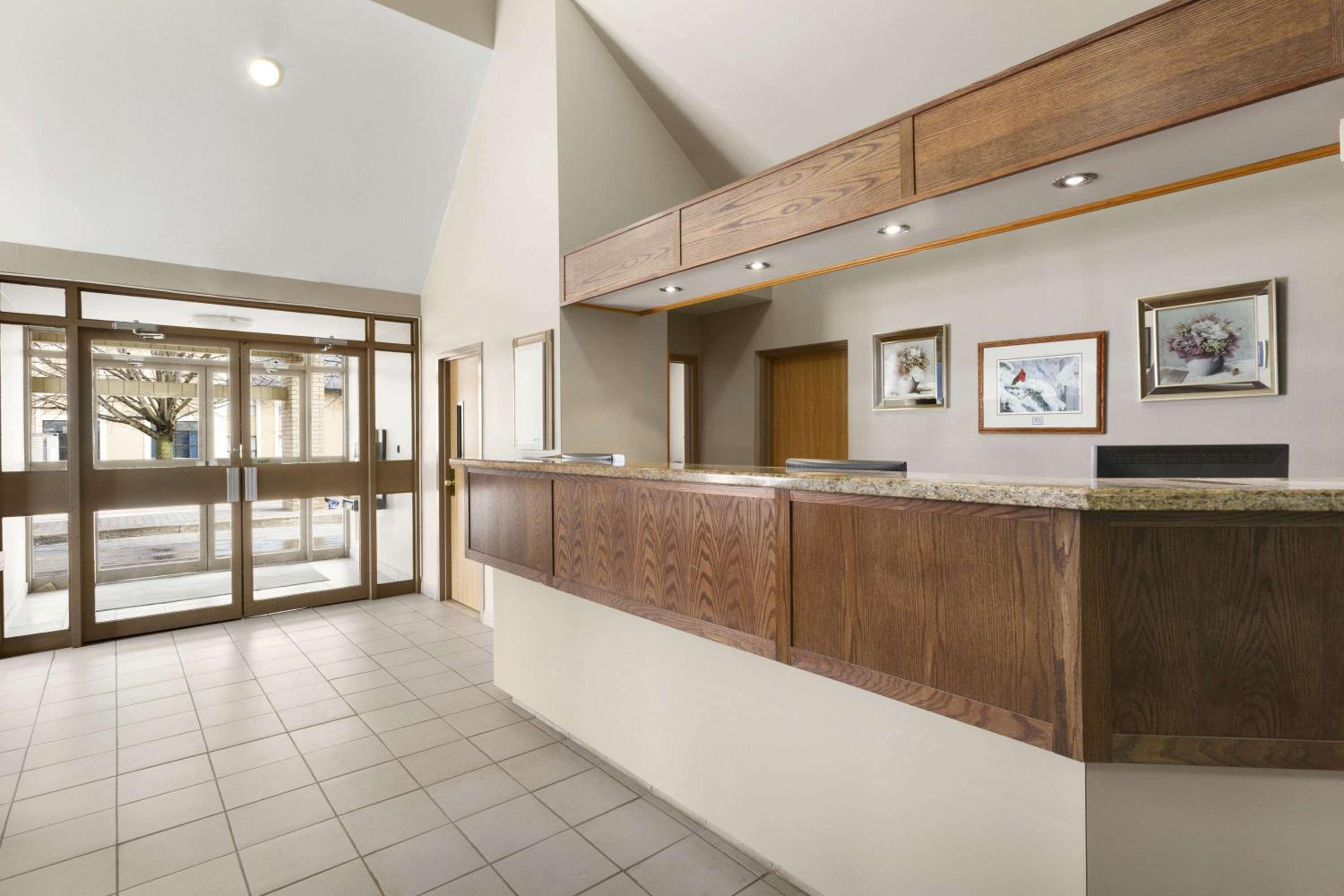 Brockville Vacations - Brockville Inn and Suites - Property Image 16