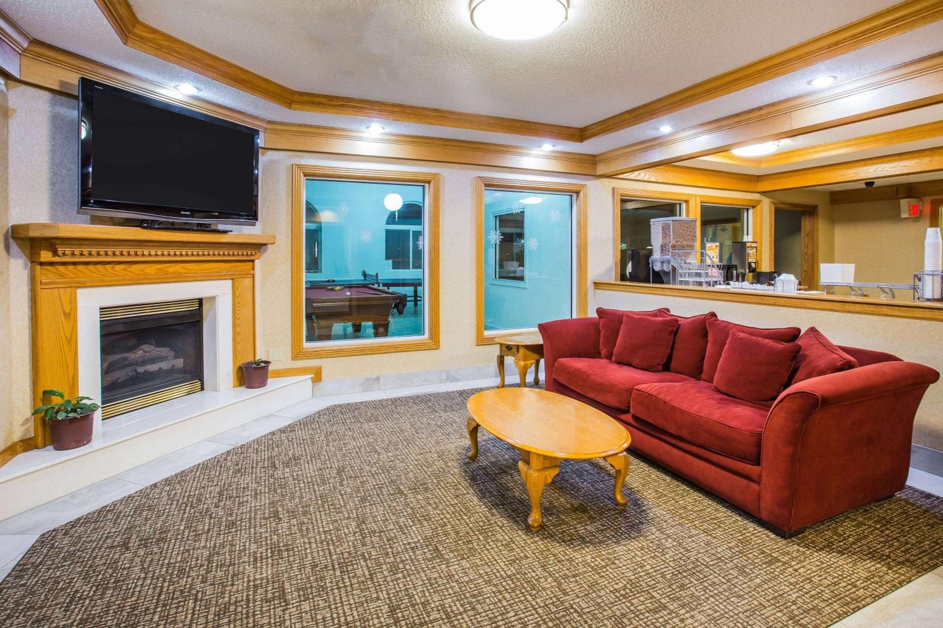 Super 8 by Wyndham Remington - Property Image 28