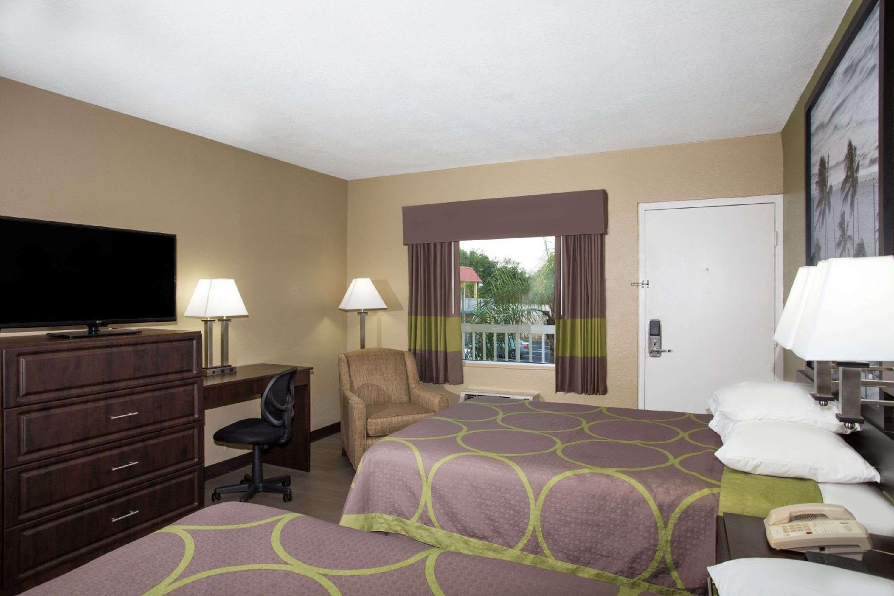 Super 8 by Wyndham Sarasota Near Siesta Key, Zdjęcie 28