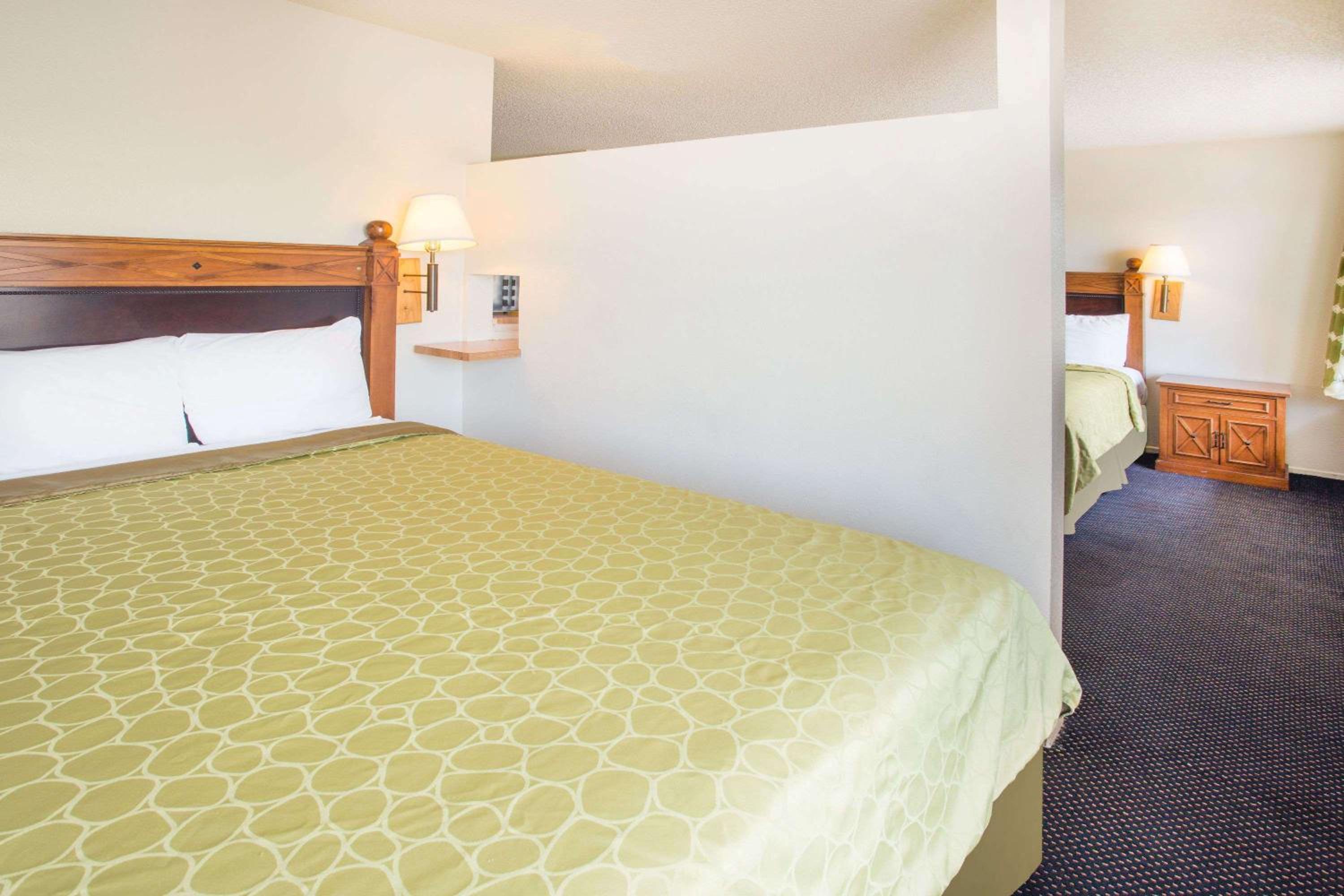 Travelodge by Wyndham Indio - Property Image 11
