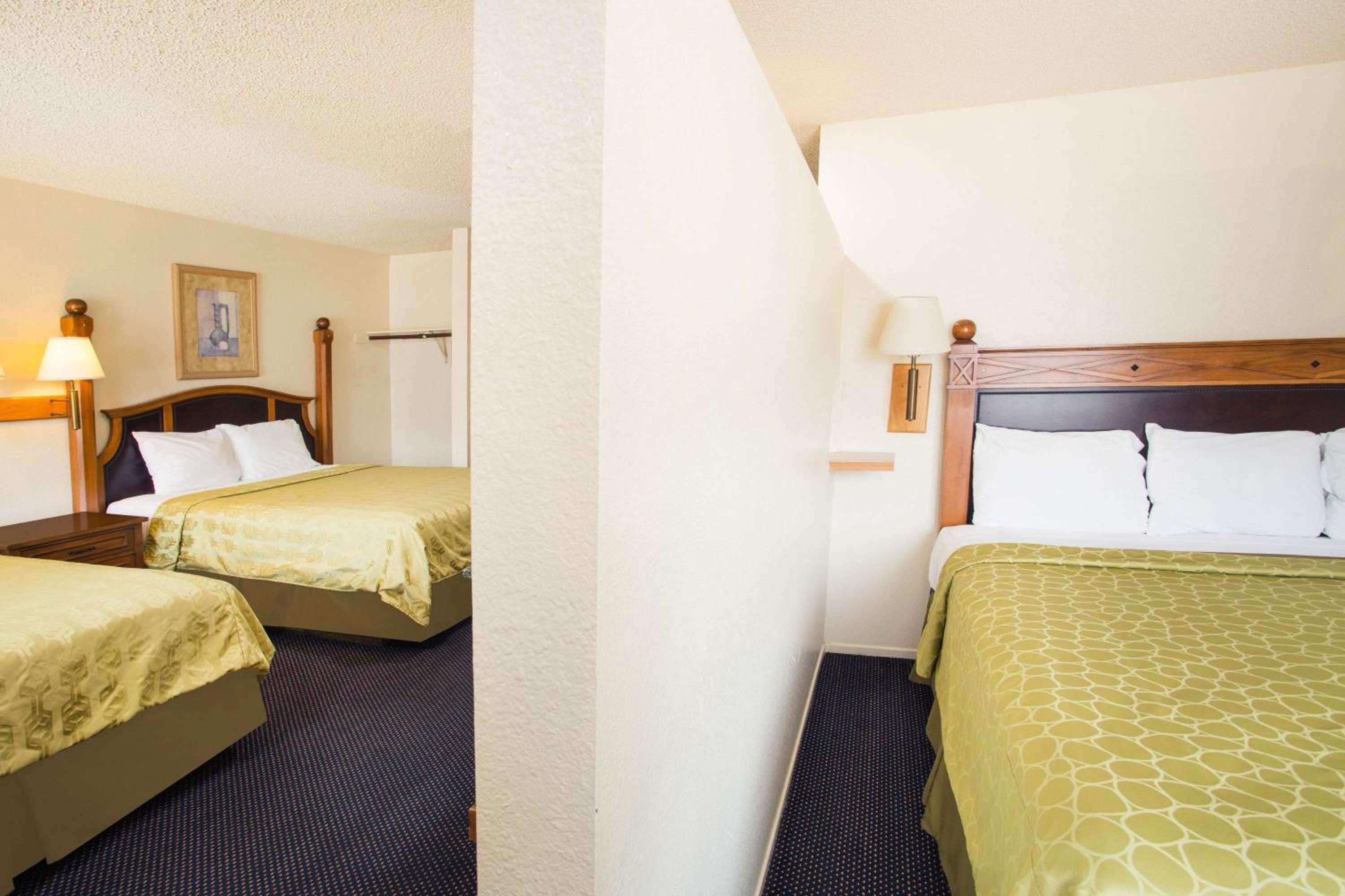 Travelodge by Wyndham Indio - Property Image 10