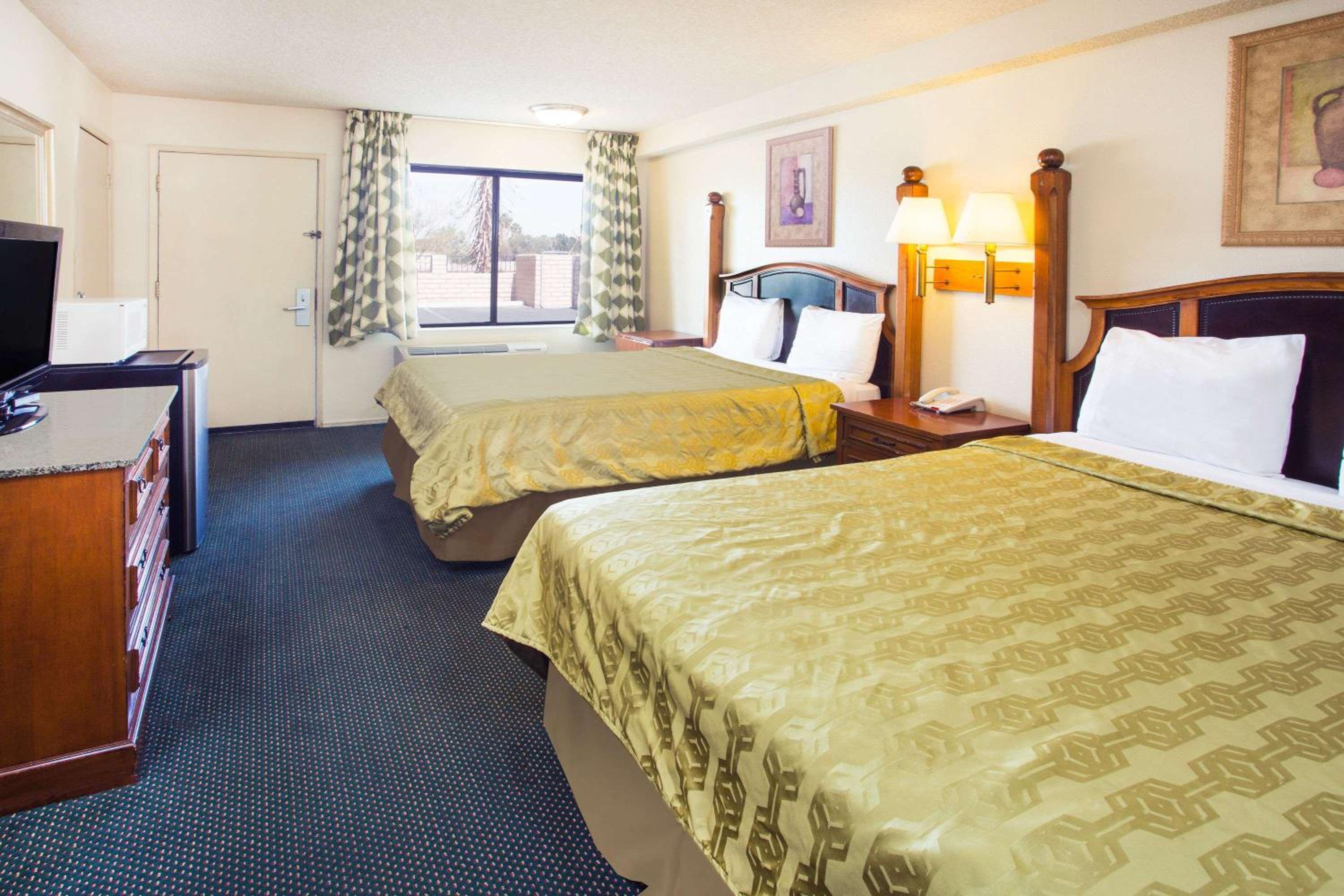 Travelodge by Wyndham Indio - Property Image 4