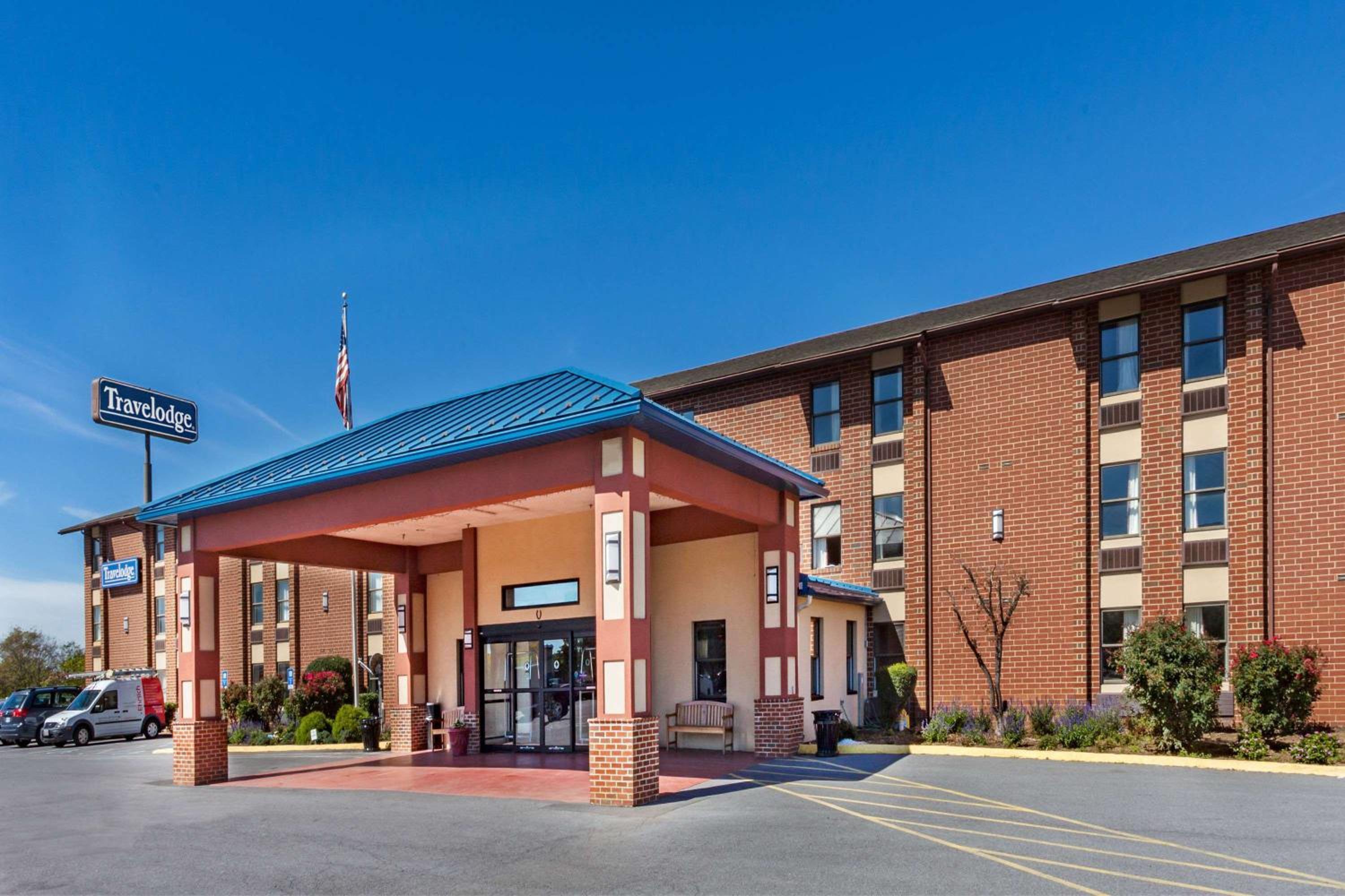 Winchester Vacations - Travelodge by Wyndham Winchester - Property Image 1