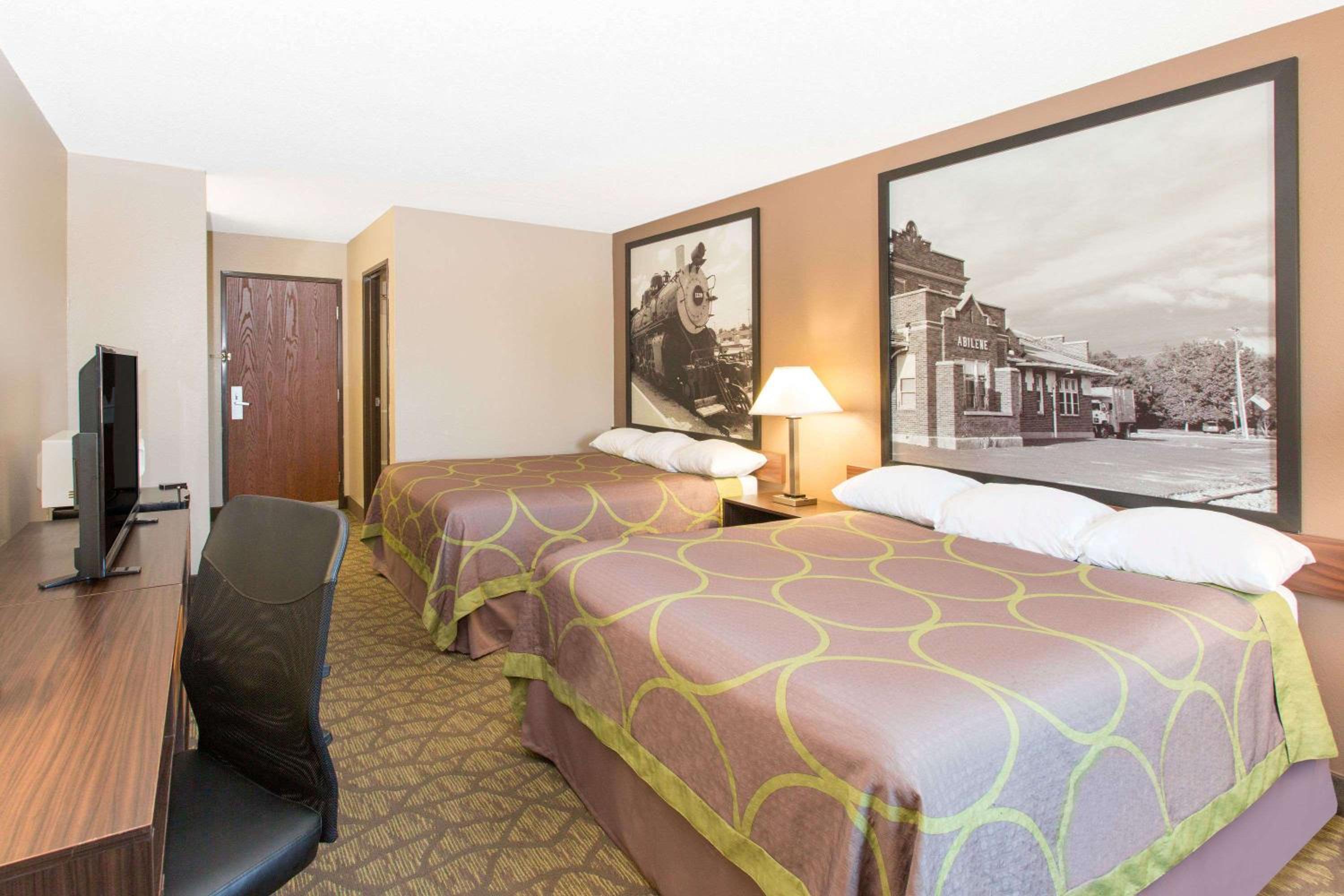 Super 8 by Wyndham Belleville view 4