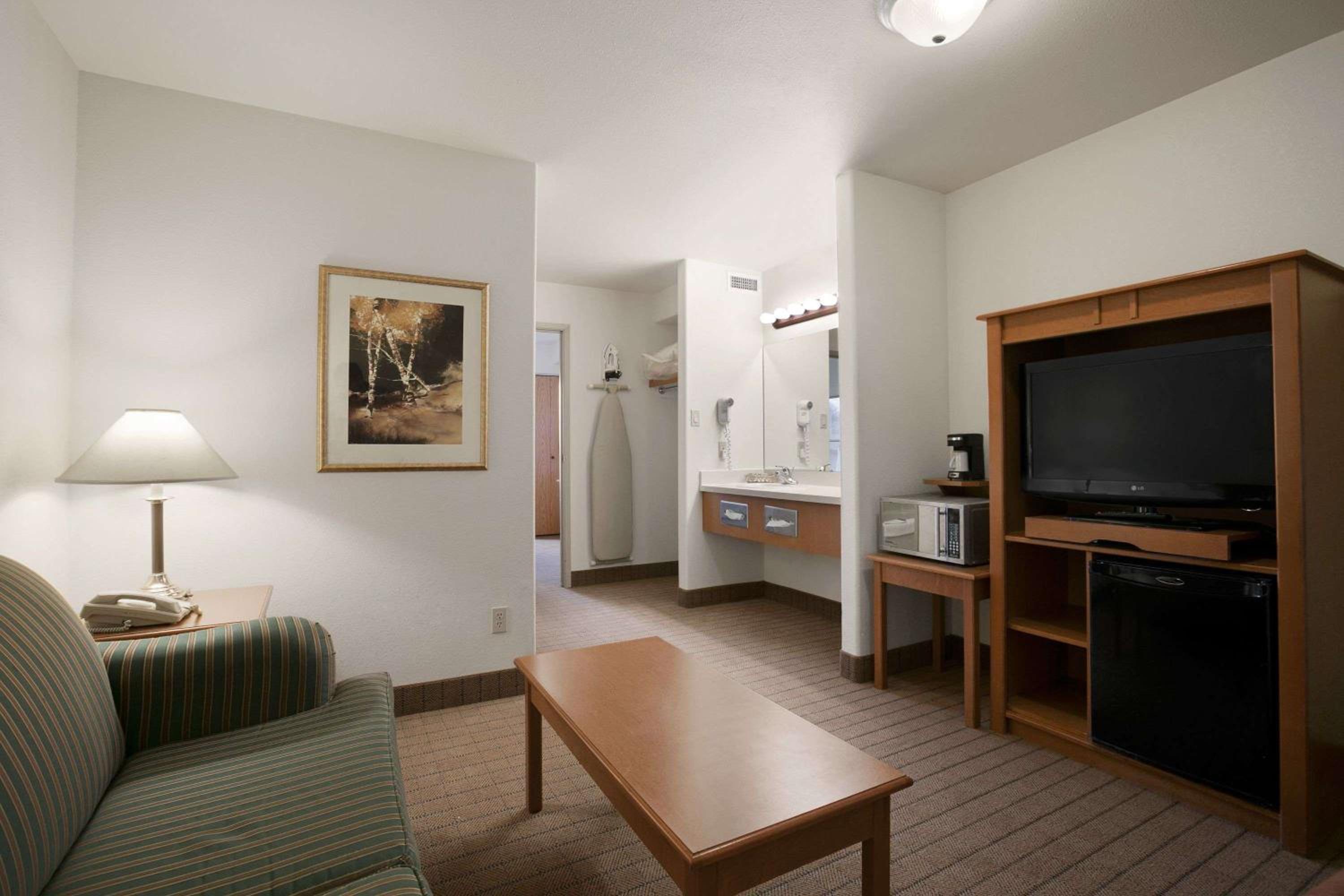 Super 8 by Wyndham Slave Lake AB, Billede 18