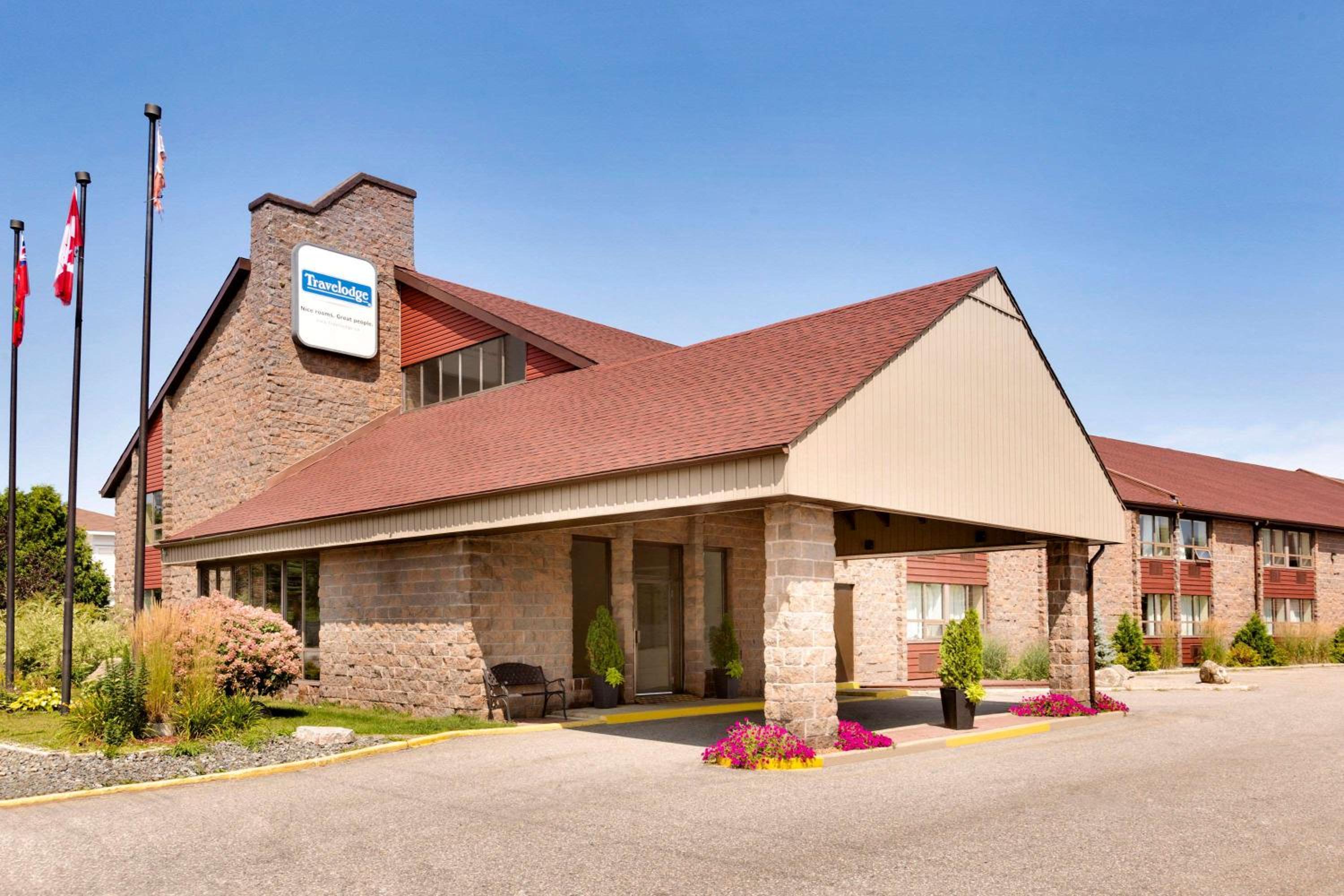 North Bay Vacations - Travelodge by Wyndham North Bay Lakeshore - Property Image 8