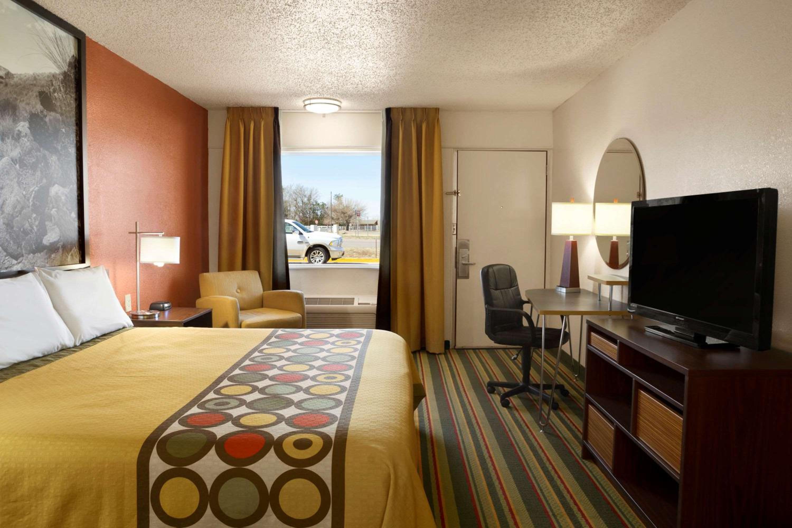 Woodward Vacations - Super 8 by Wyndham Woodward - Property Image 12