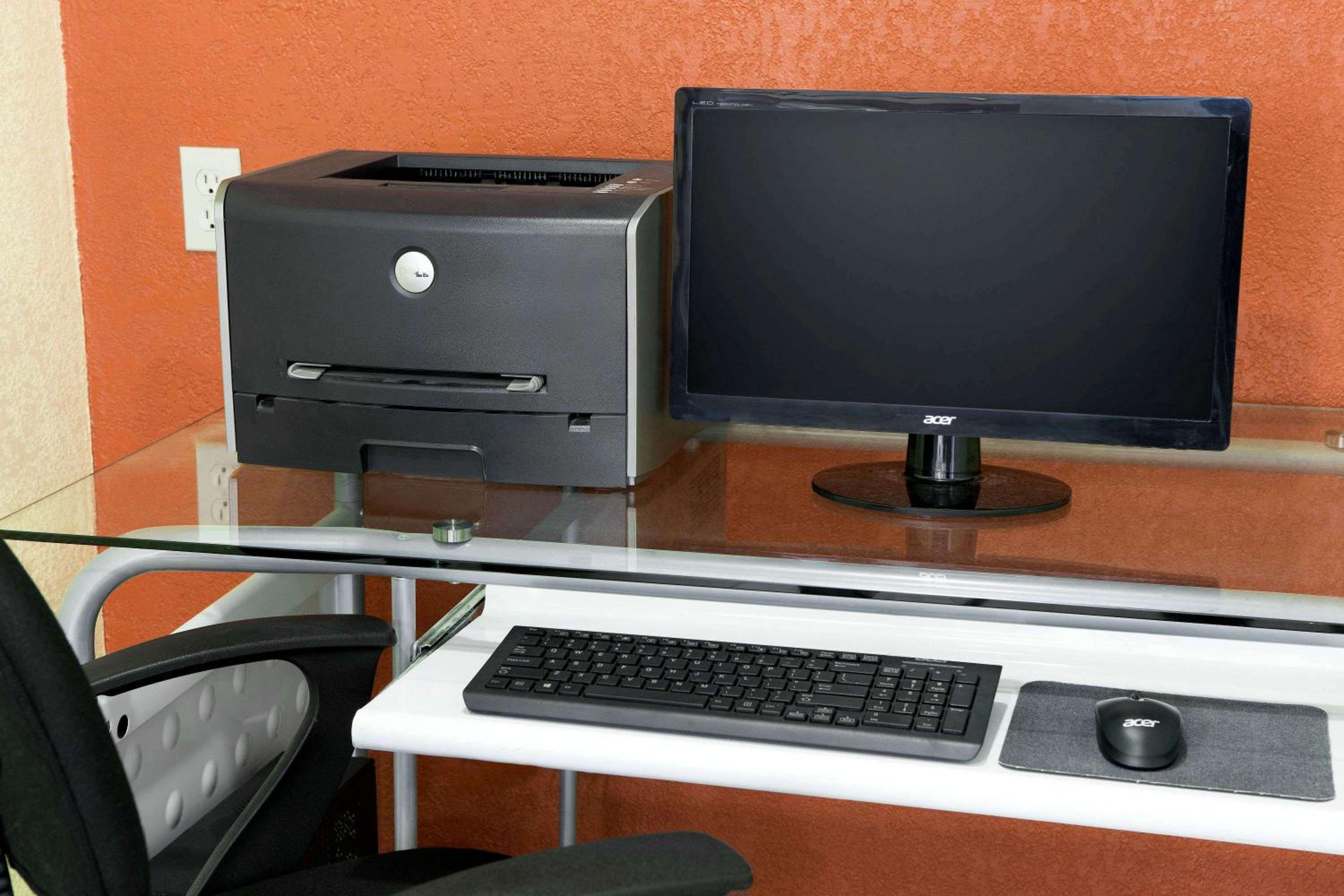 Woodward Vacations - Super 8 by Wyndham Woodward - Property Image 10