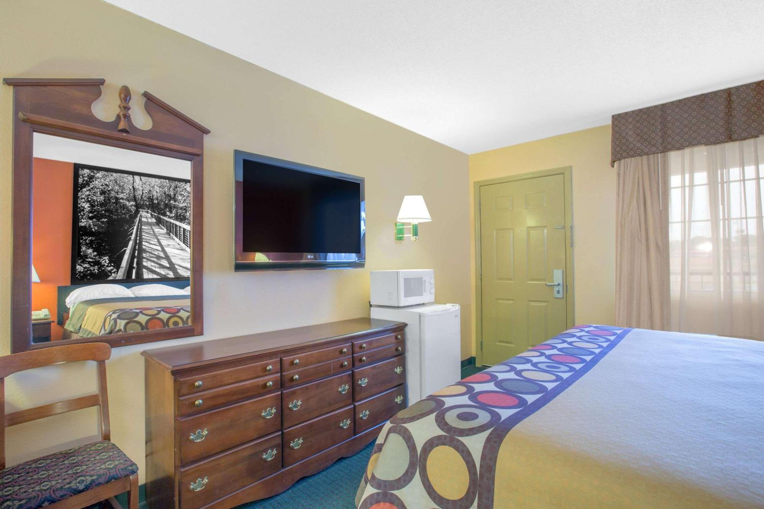 Super 8 by Wyndham Talladega AL view 5
