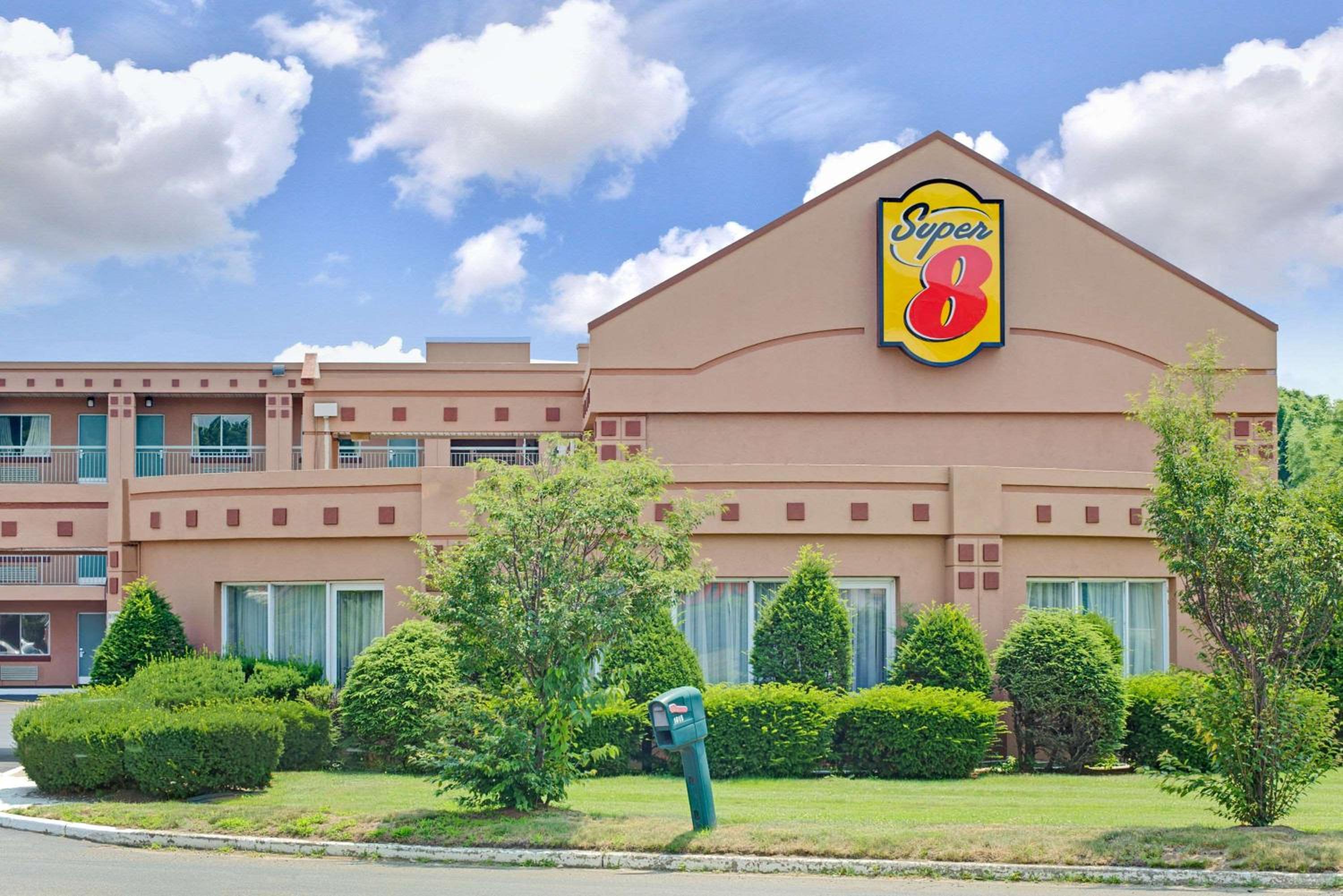 Milford Vacations - Super 8 by Wyndham Milford/New Haven - Property Image 17