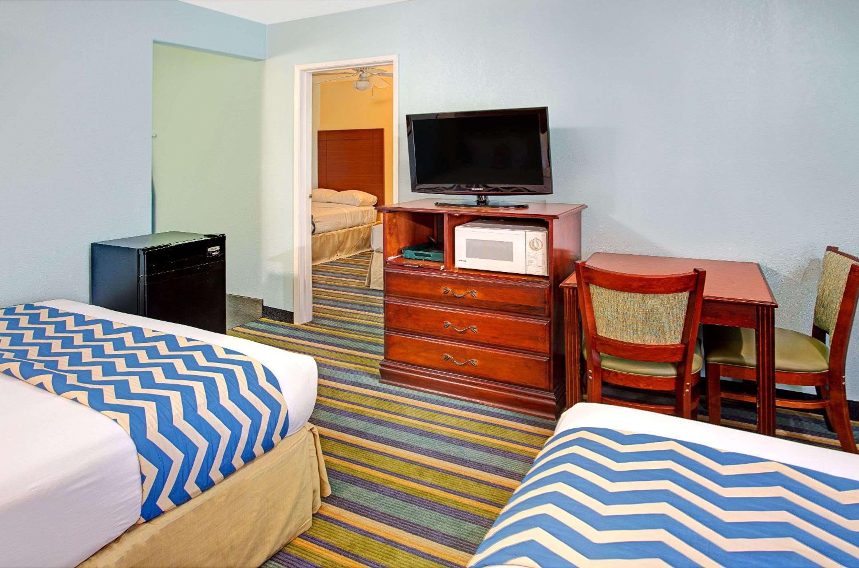 Bishop Vacations - Travelodge by Wyndham Bishop - Property Image 5