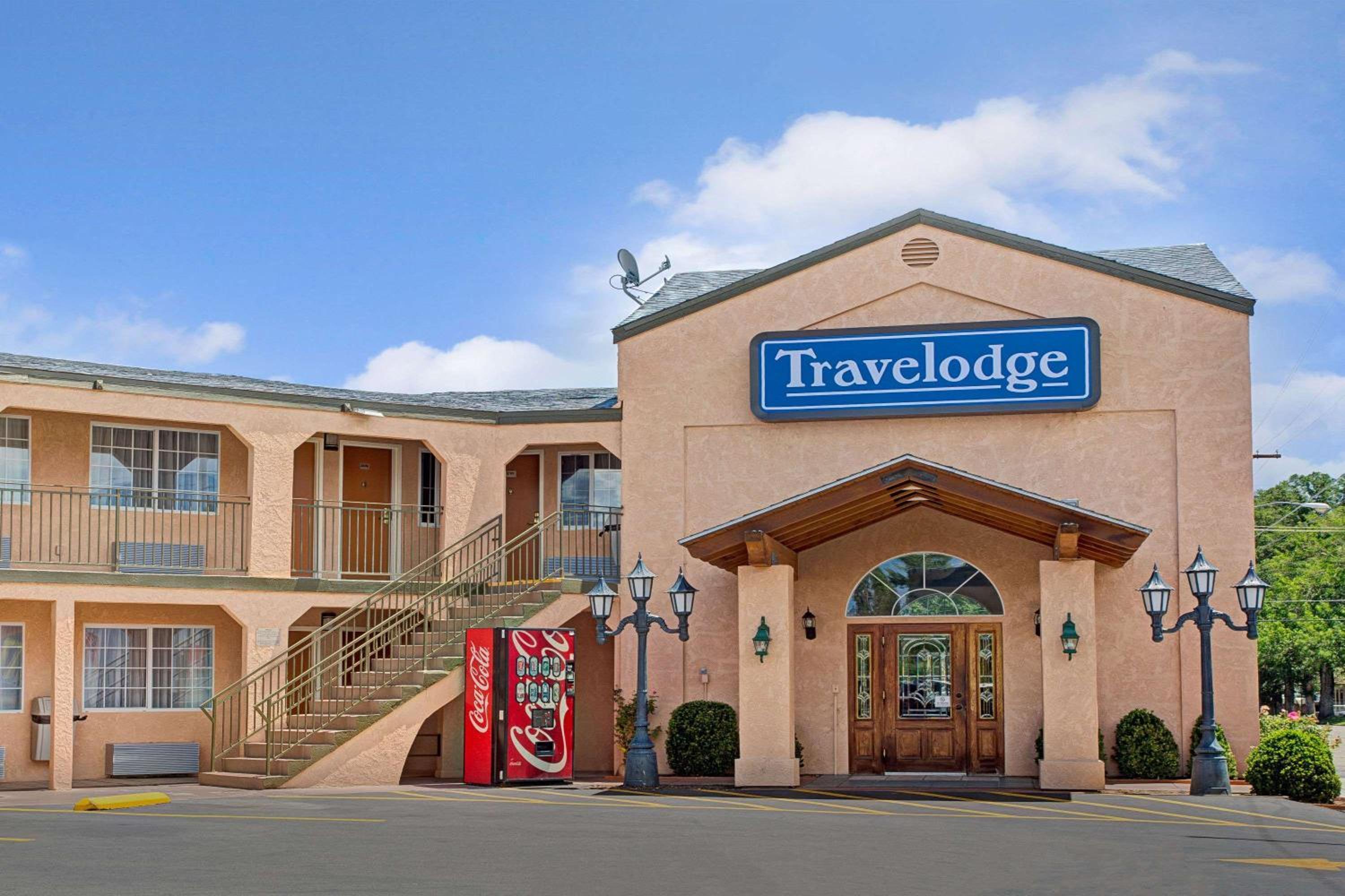 Bishop Vacations - Travelodge by Wyndham Bishop - Property Image 2