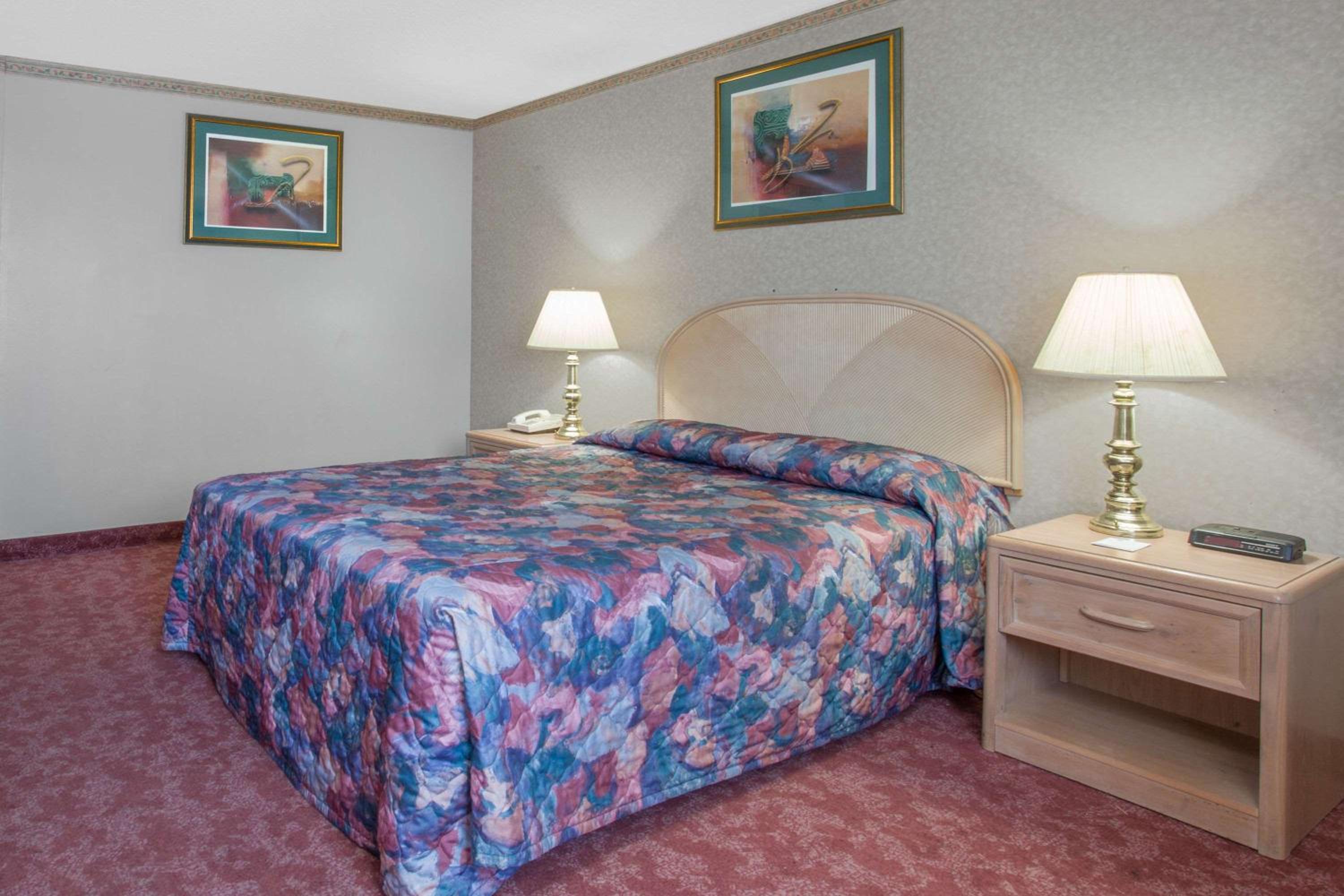 Brandon Vacations - Empire Inn - Property Image 1