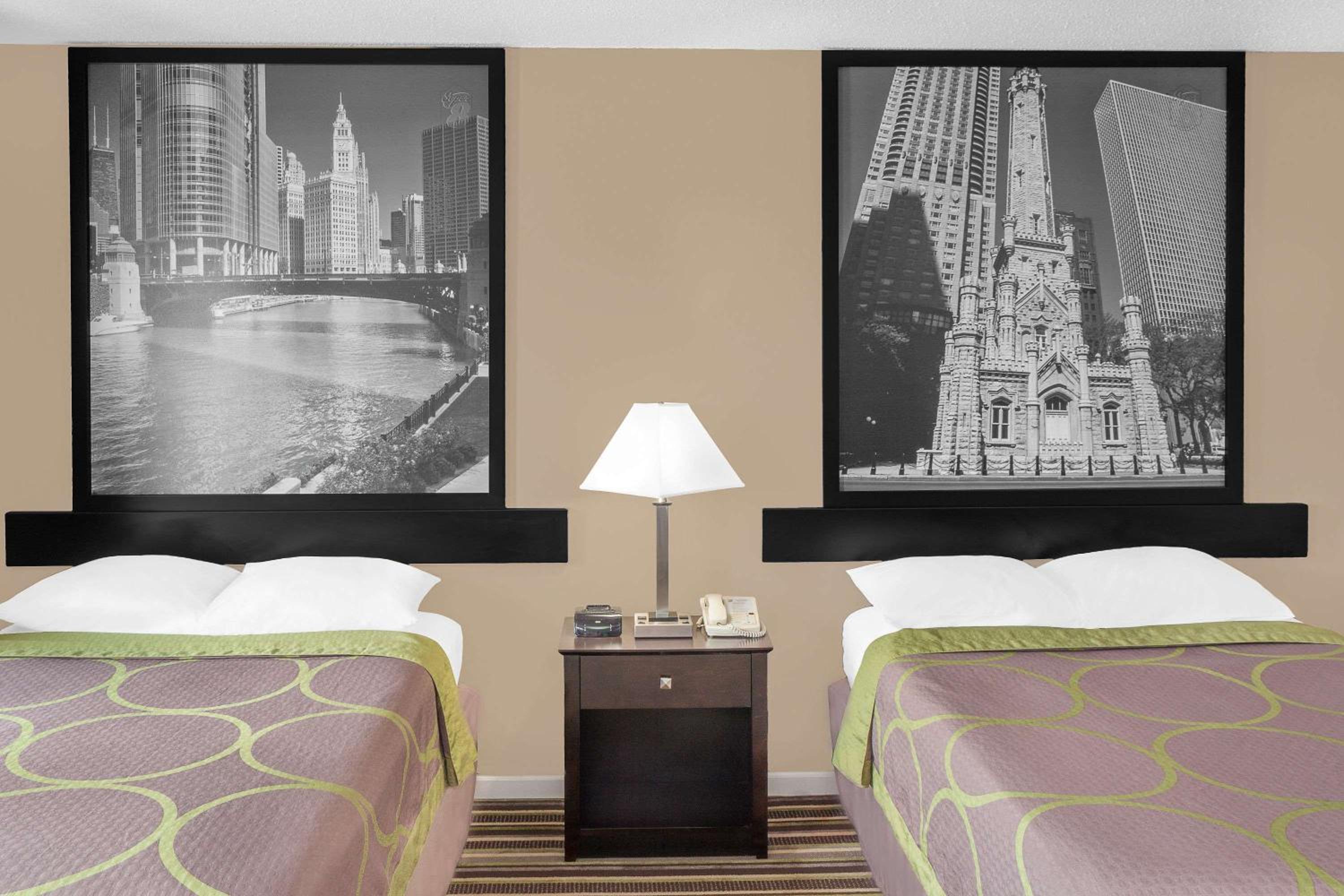 Super 8 by Wyndham Morton Grove/Chicago - Property Image 17