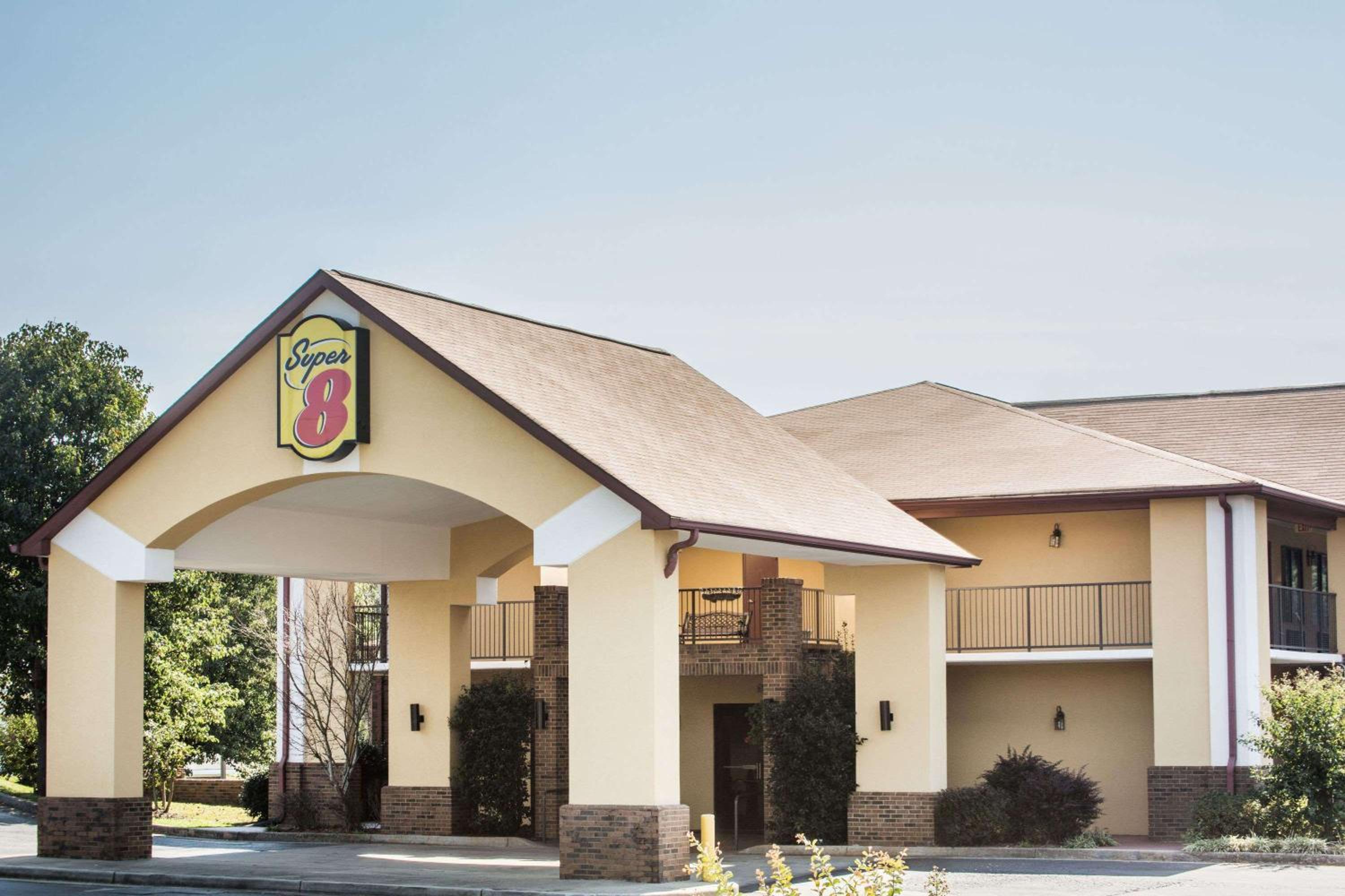 Clemson Vacations - Super 8 by Wyndham Lavonia - Property Image 1