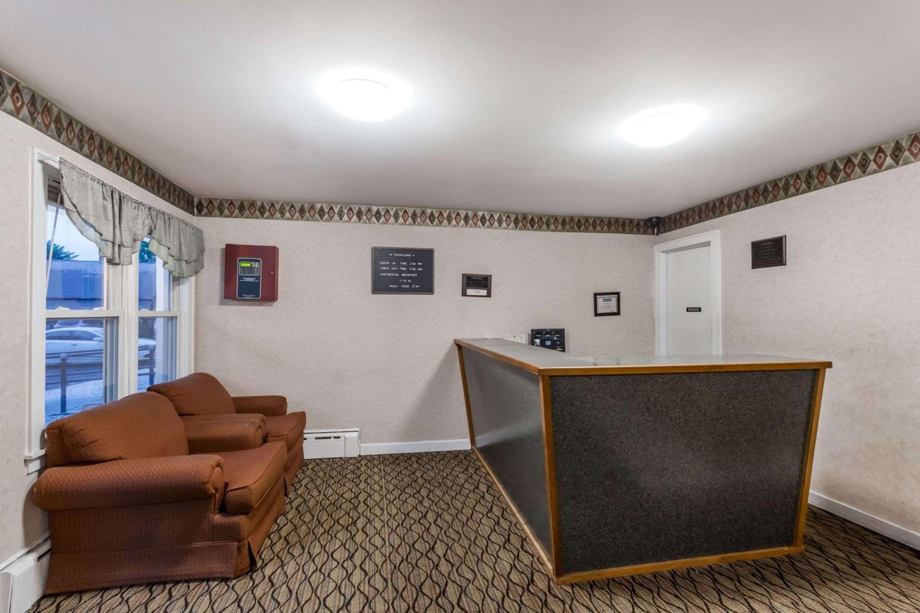 Travelodge by Wyndham Great Barrington Berkshires view 2