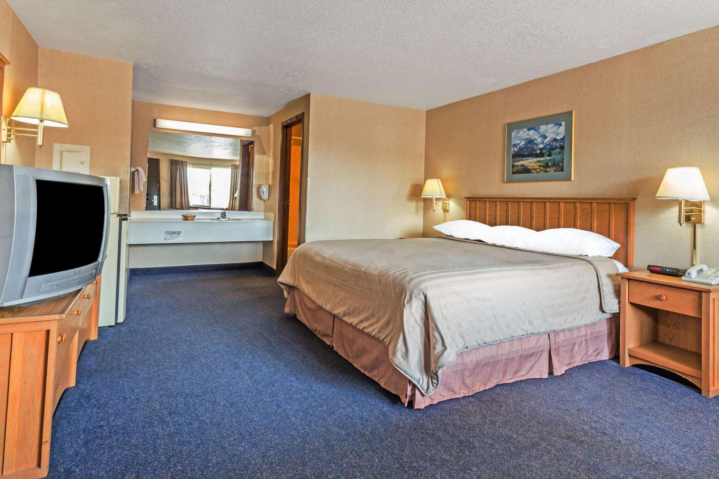 Albany Vacations - Travelodge by Wyndham Pioneer Villa - Property Image 4