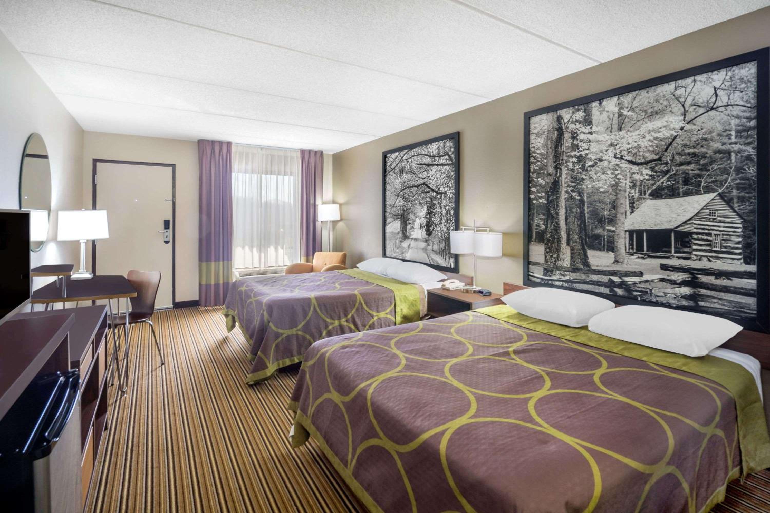 Super 8 by Wyndham Knoxville North/Powell view 3