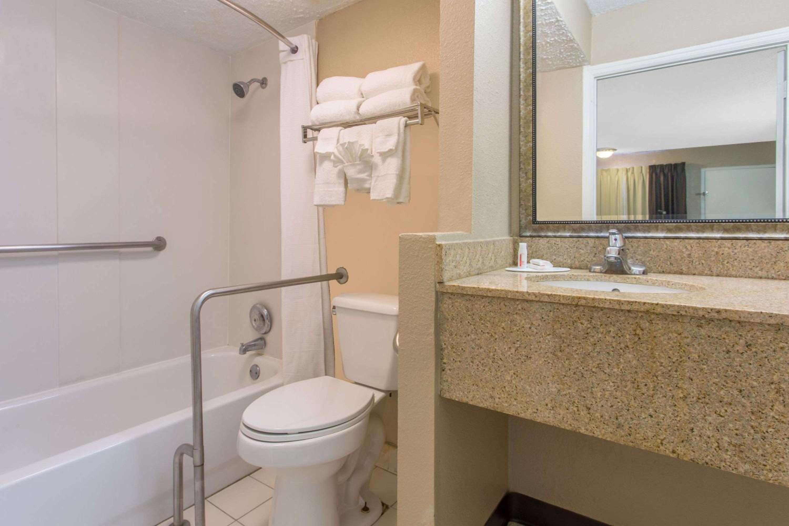 Super 8 by Wyndham Antioch/Nashville South East - Property Image 7