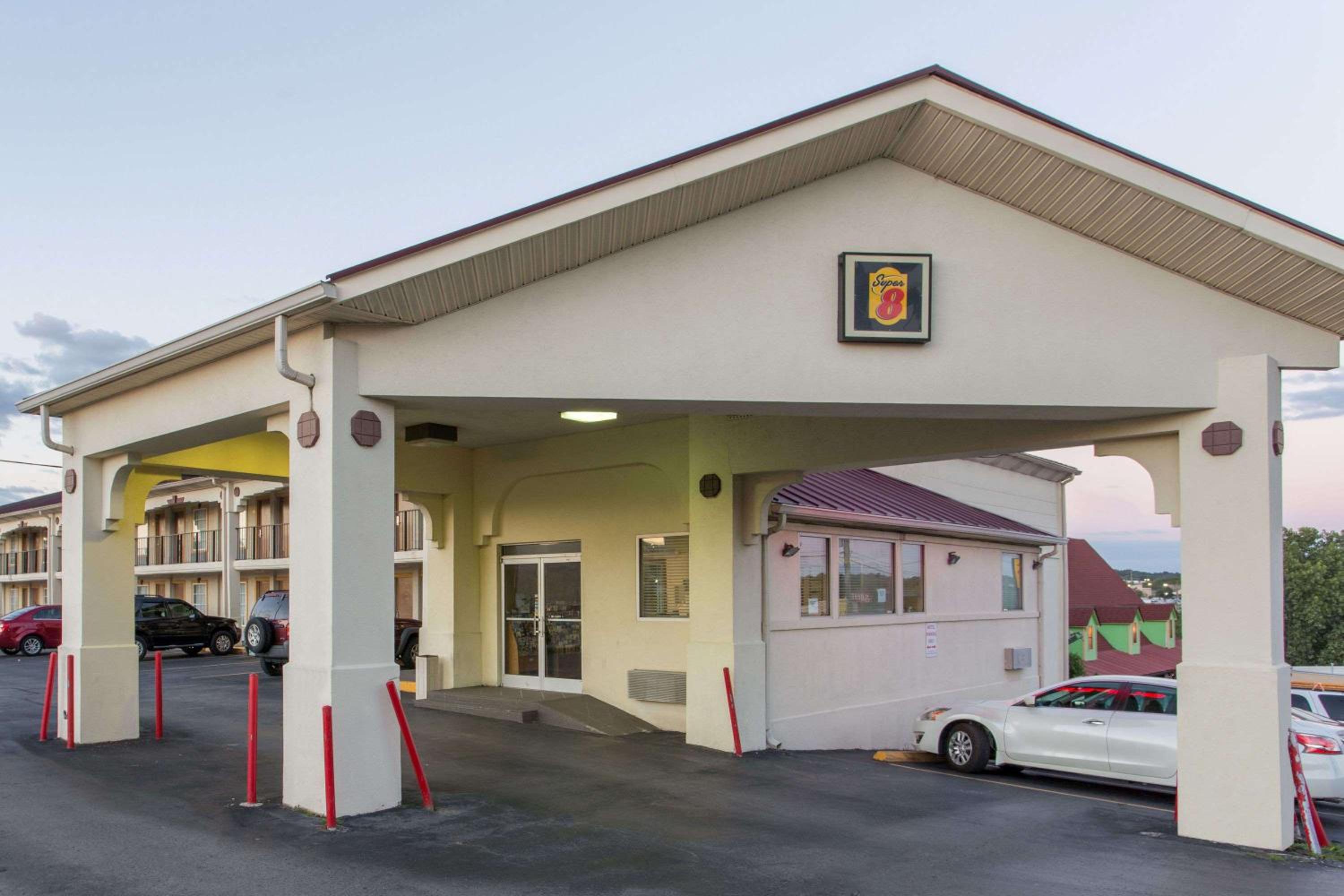 Super 8 by Wyndham Antioch/Nashville South East - Property Image 10