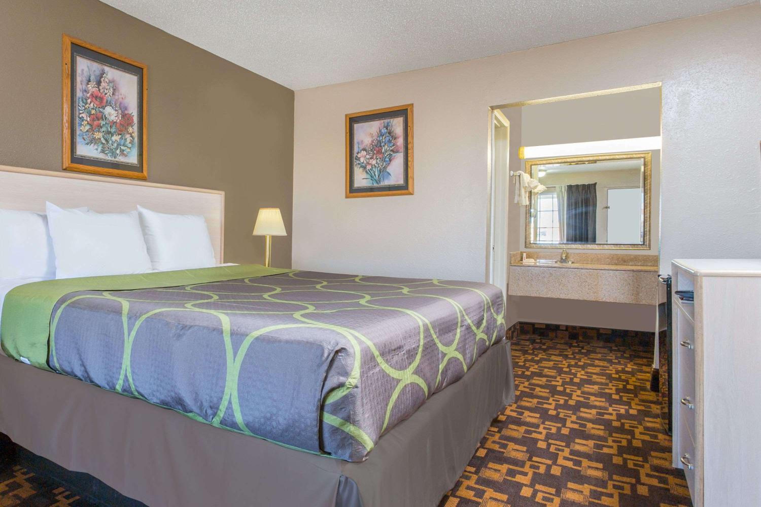 Super 8 by Wyndham Antioch/Nashville South East - Property Image 11