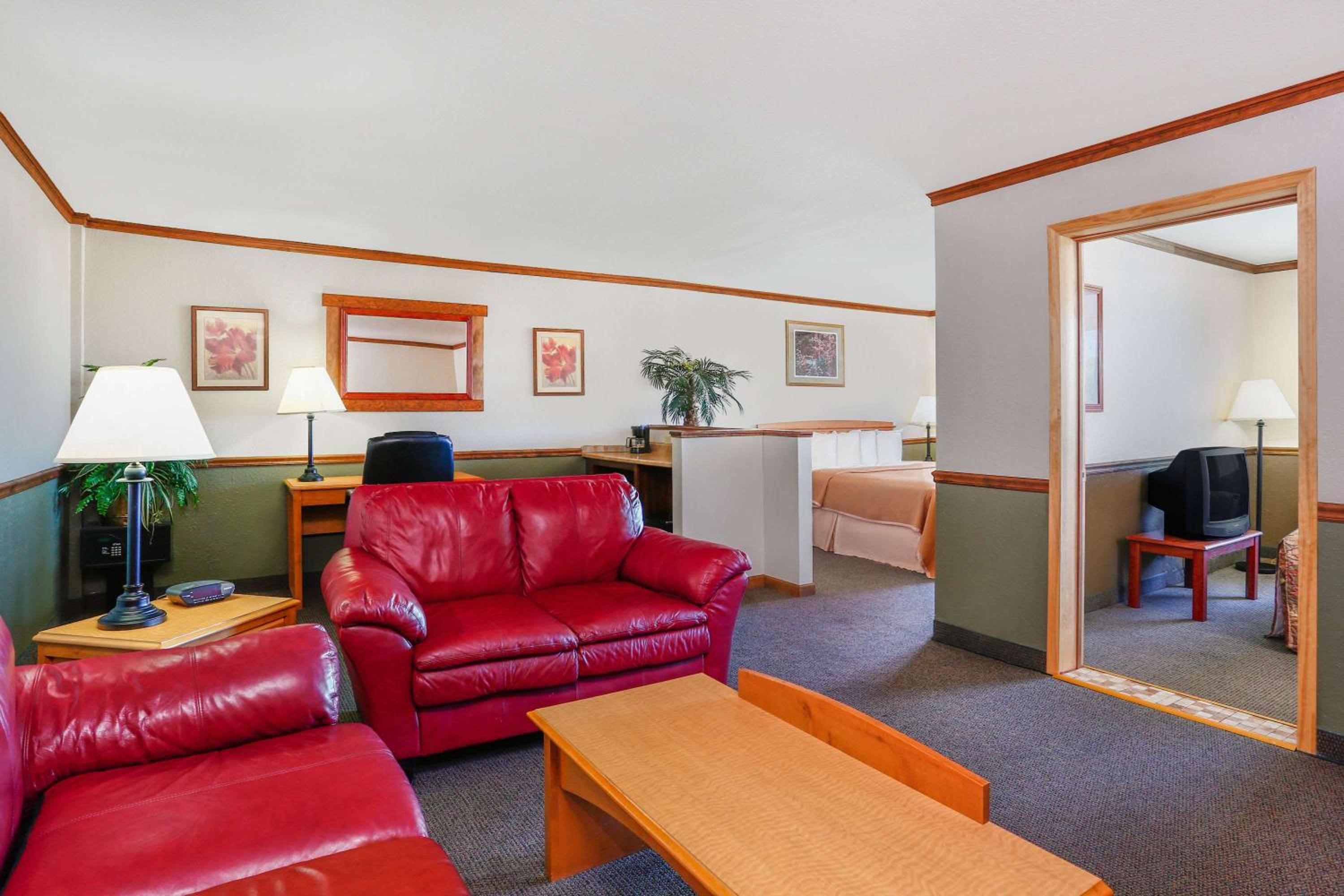Howard Johnson by Wyndham Helena view 4