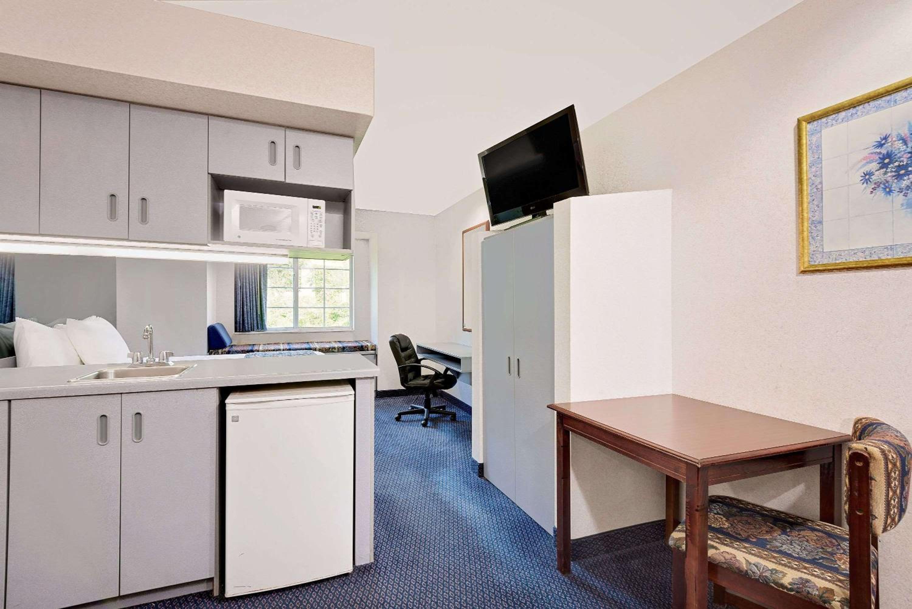 Hagerstown Vacations - Microtel Inn  Suites by Wyndham Hagerstown by I-81 - Property Image 11