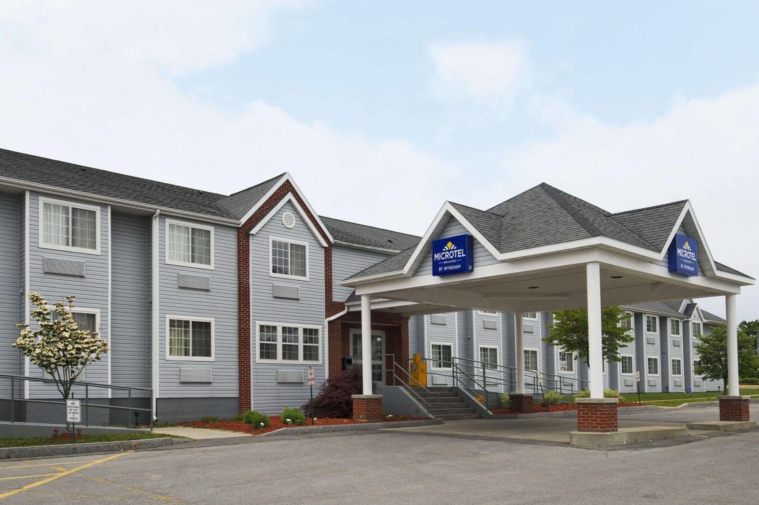 Hotel Microtel Inn & Suites by Wyndham Syracuse Baldwinsville - Image 1