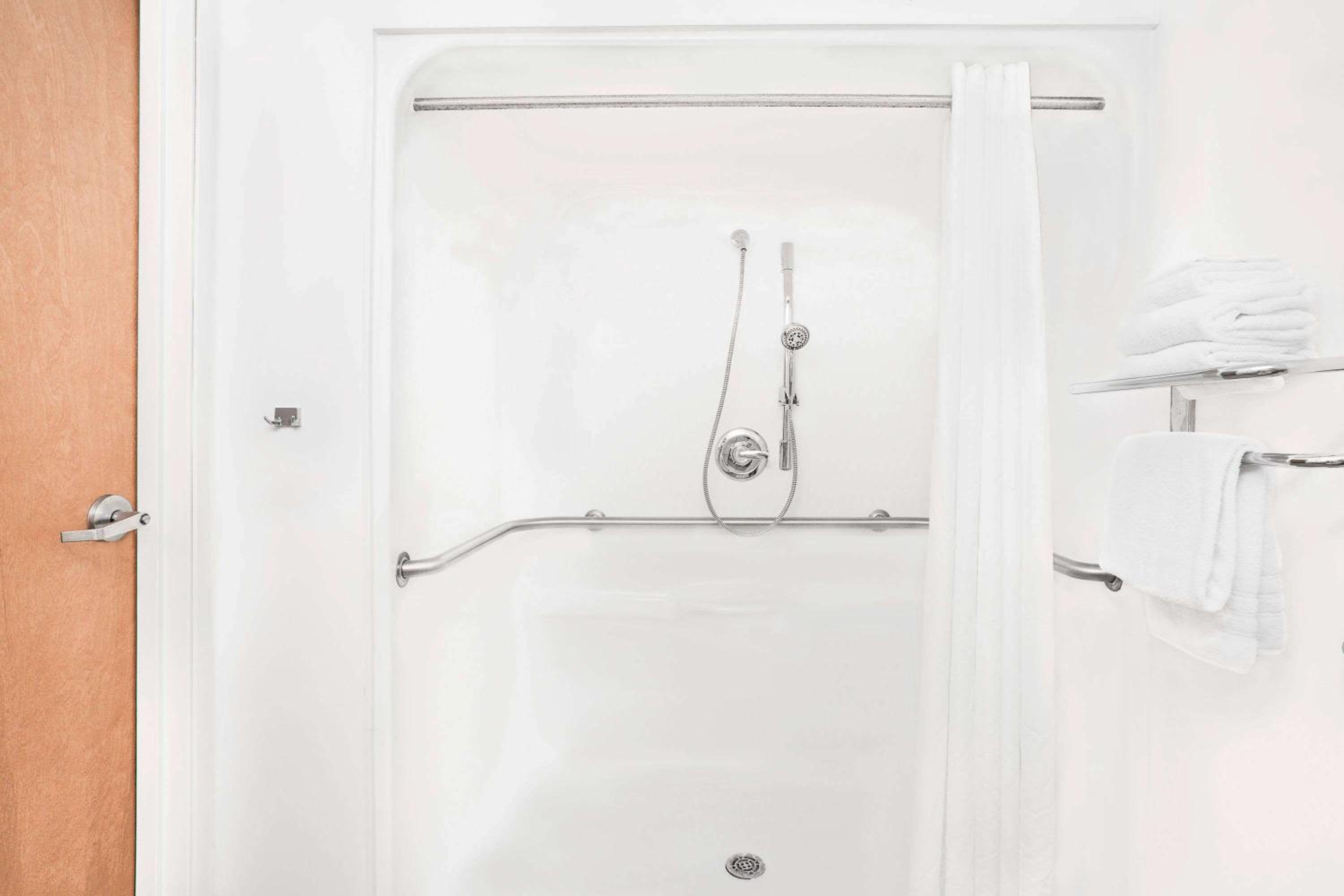 Beckley Vacations - Microtel Inn  Suites Beckley East - Property Image 8