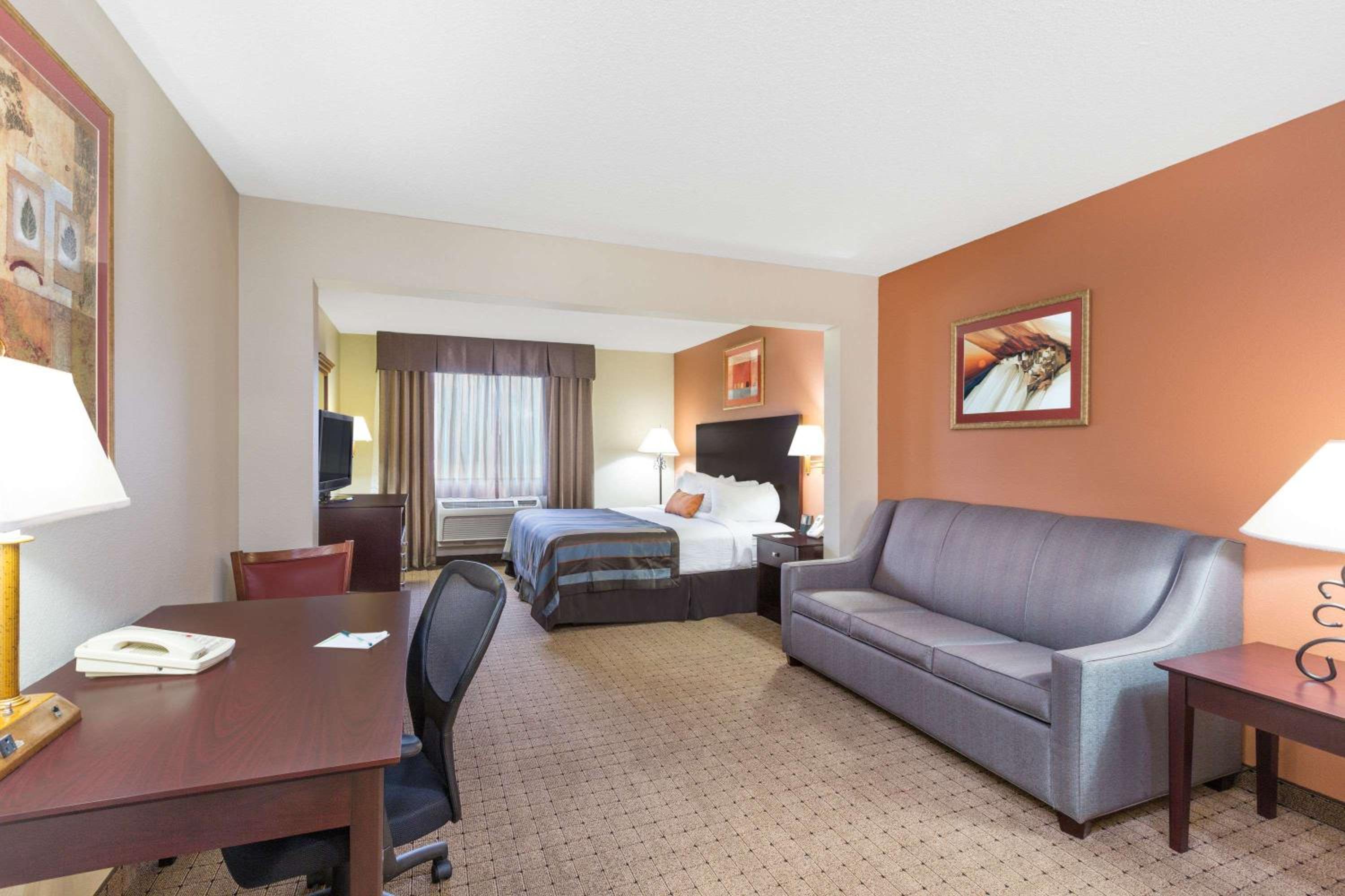West Monroe Vacations - Wingate by Wyndham West Monroe - Property Image 6