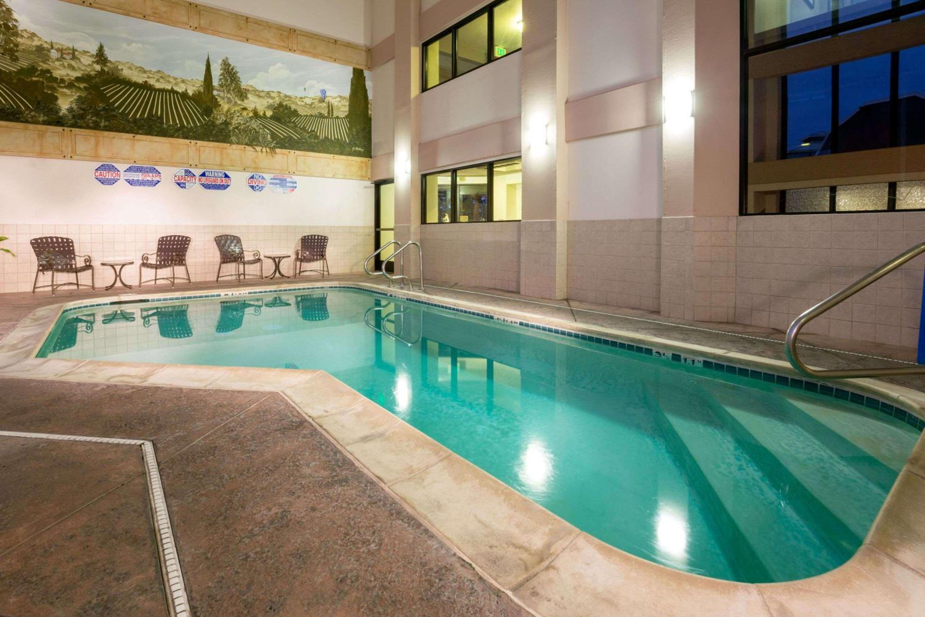 Maui Vacations - Hawthorn Suites by Wyndham Napa Valley - Property Image 20