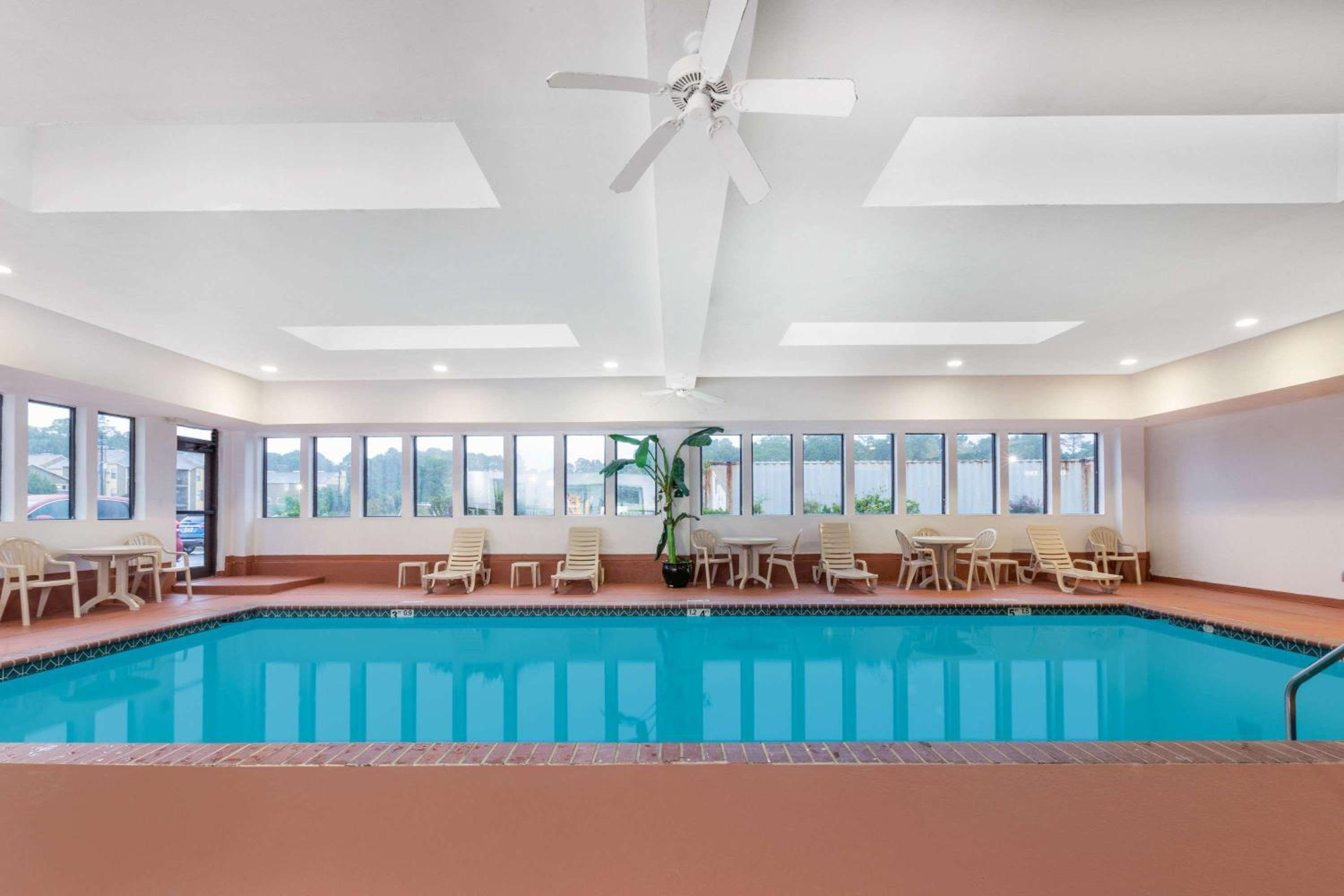 West Monroe Vacations - Wingate by Wyndham West Monroe - Property Image 12